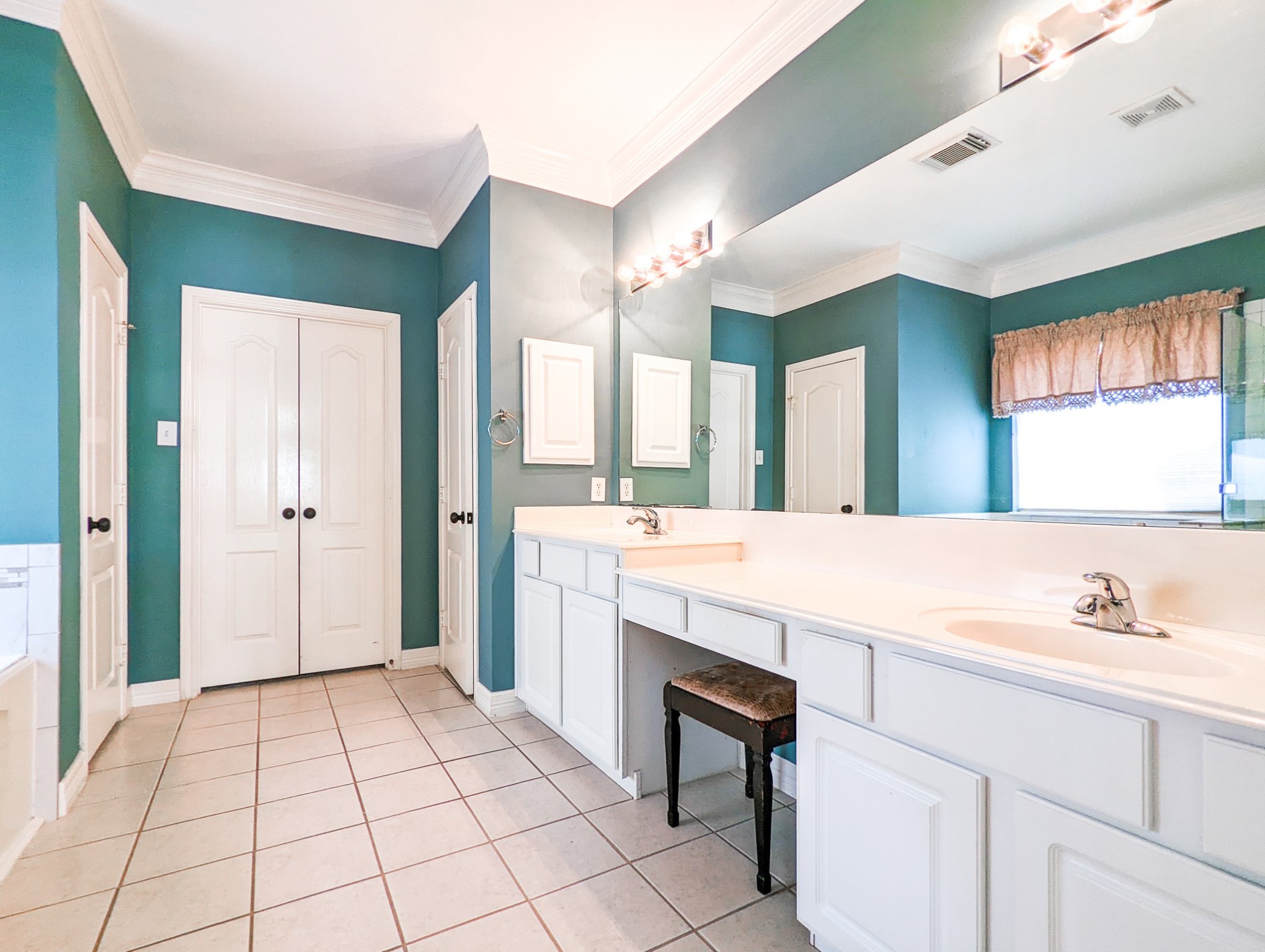 23727 Hackberry Drive Property Photo 13