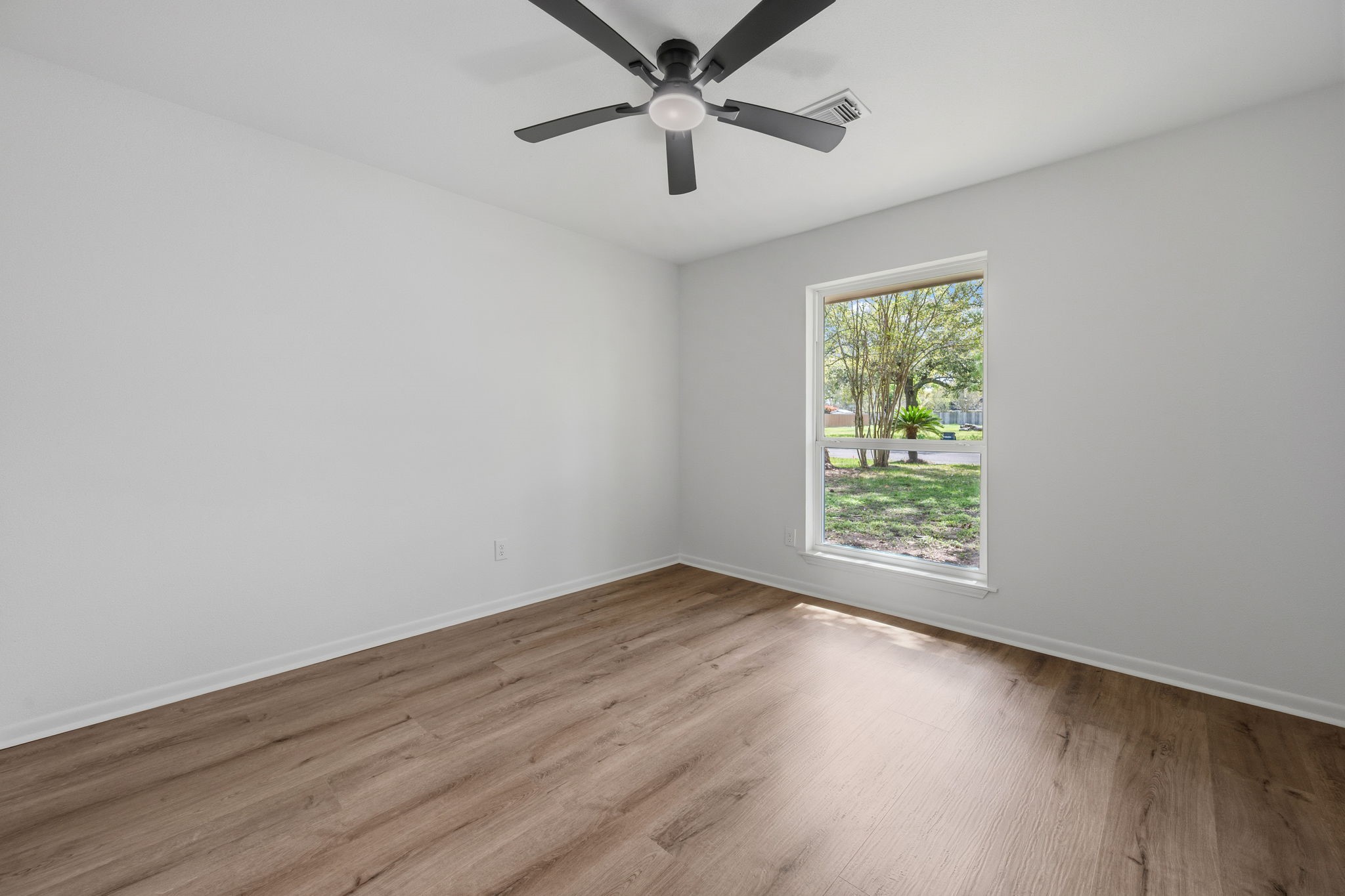 210 Ridgemont Drive Property Photo 16
