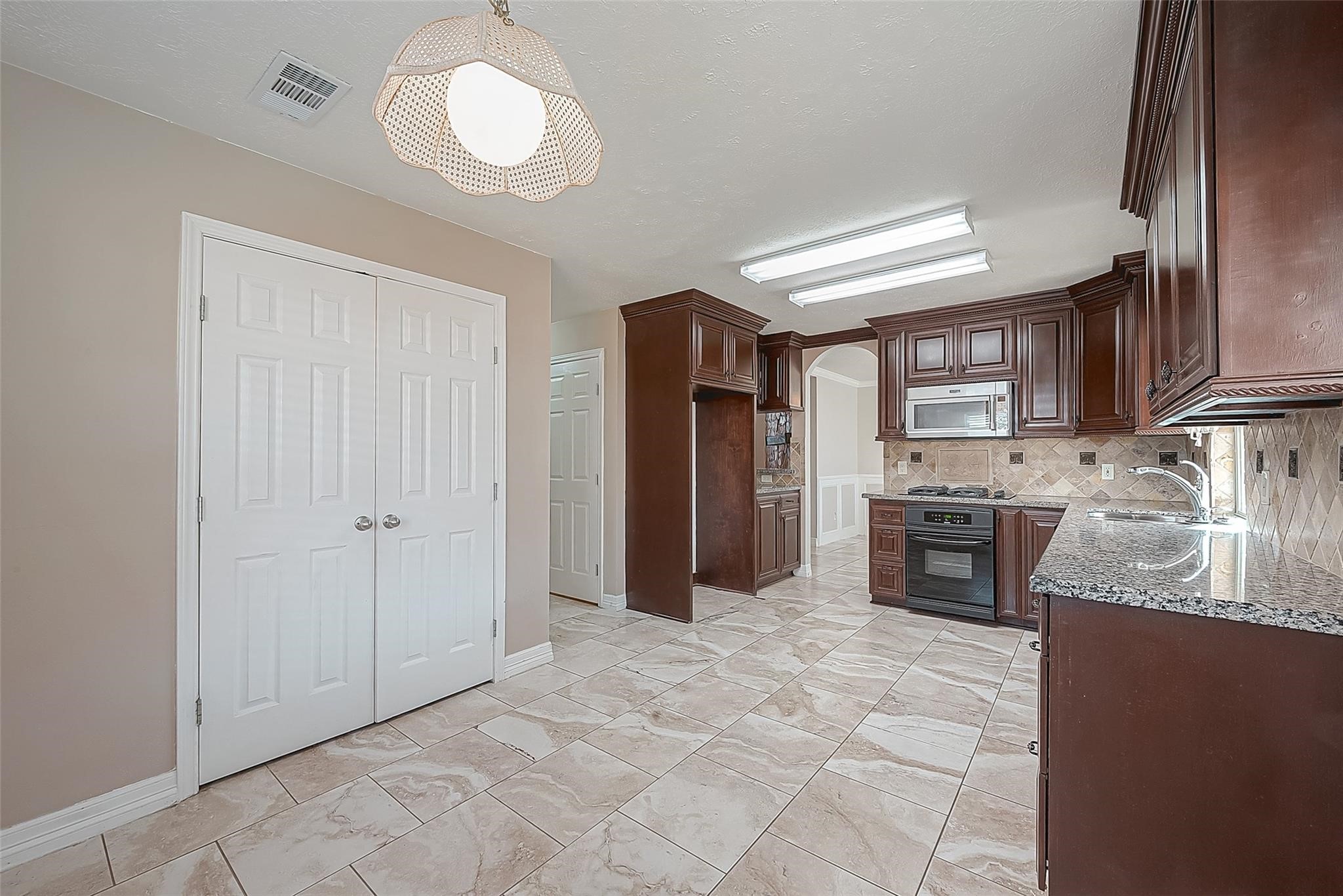 11111 Cactus Point Court Property Photo 13