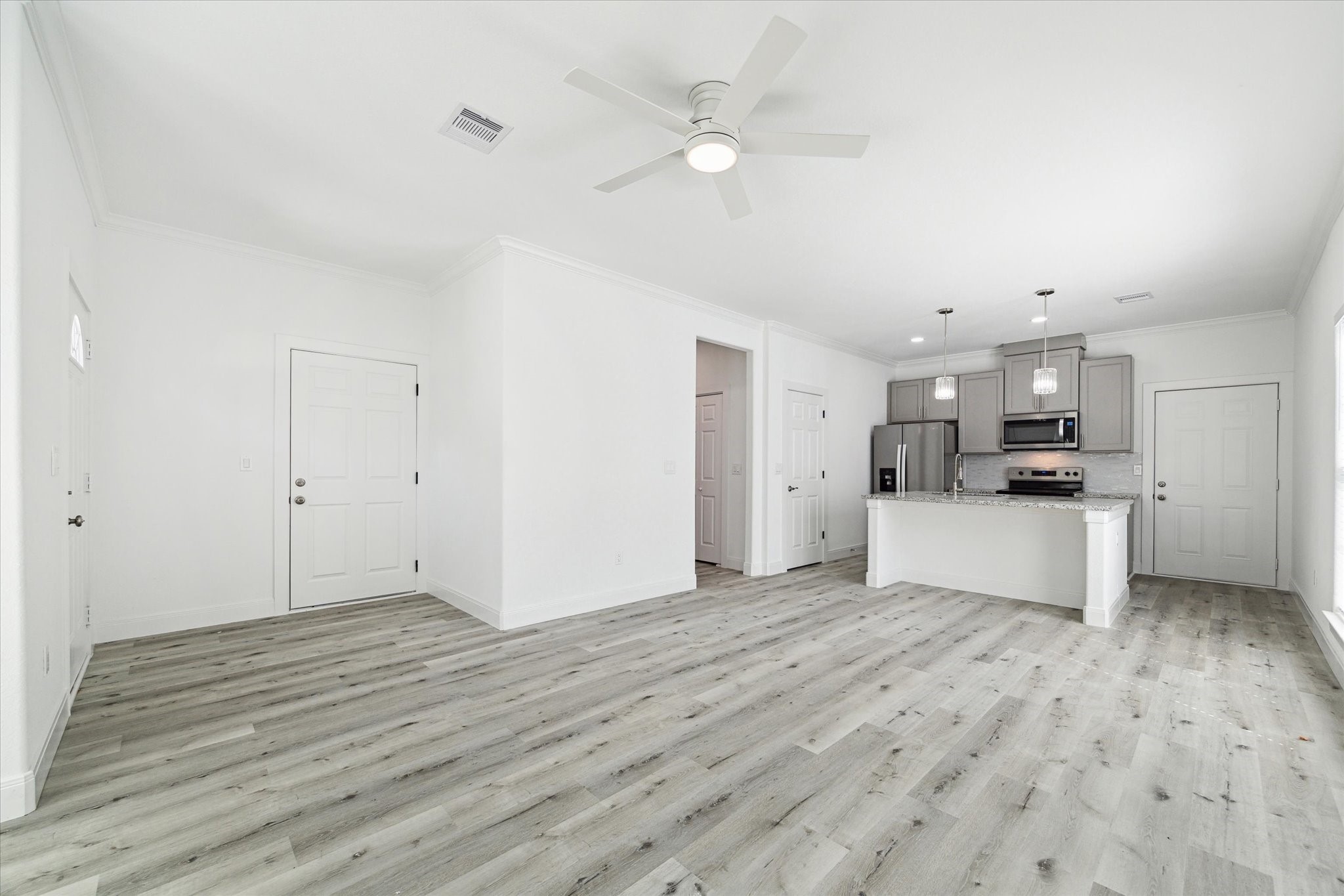 122 W Mulberry Avenue Property Photo 2