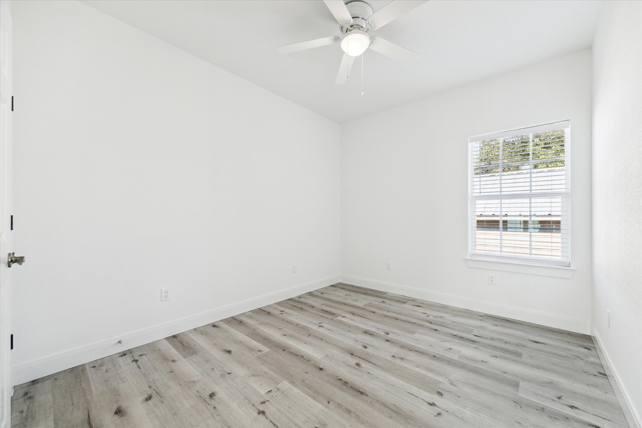 122 W Mulberry Avenue Property Photo 8