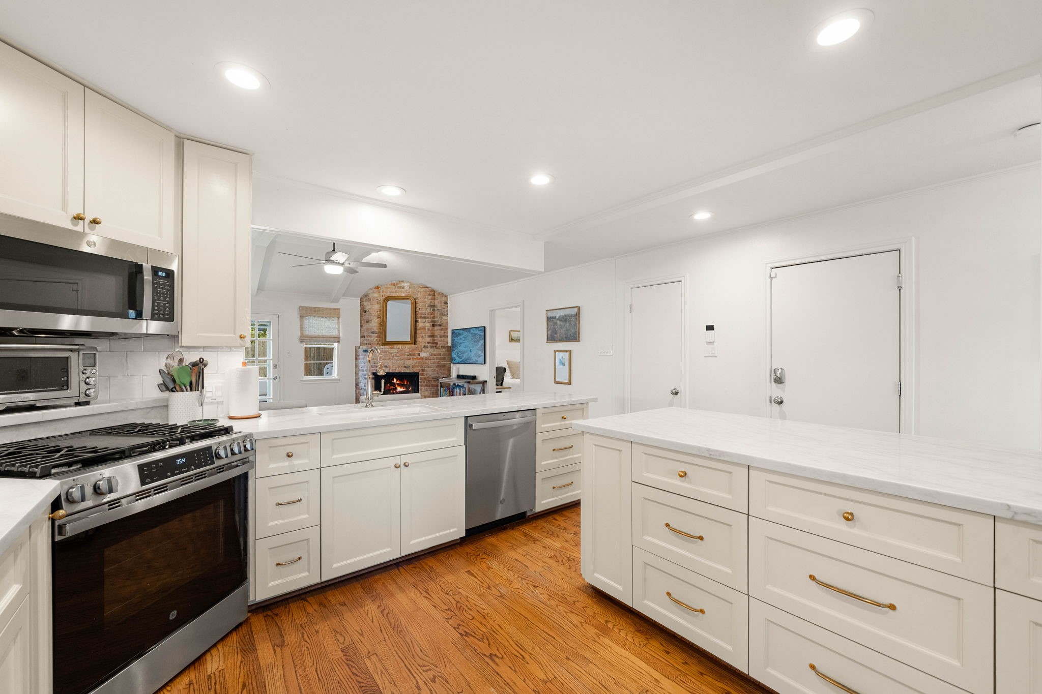 13931 Britoak Lane Property Photo 6