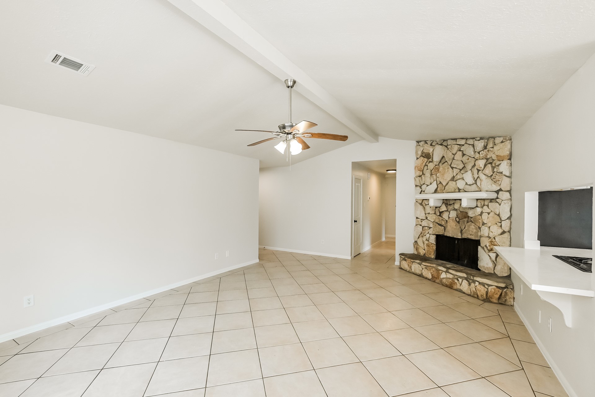 3210 Glen Spring Drive Property Photo 6