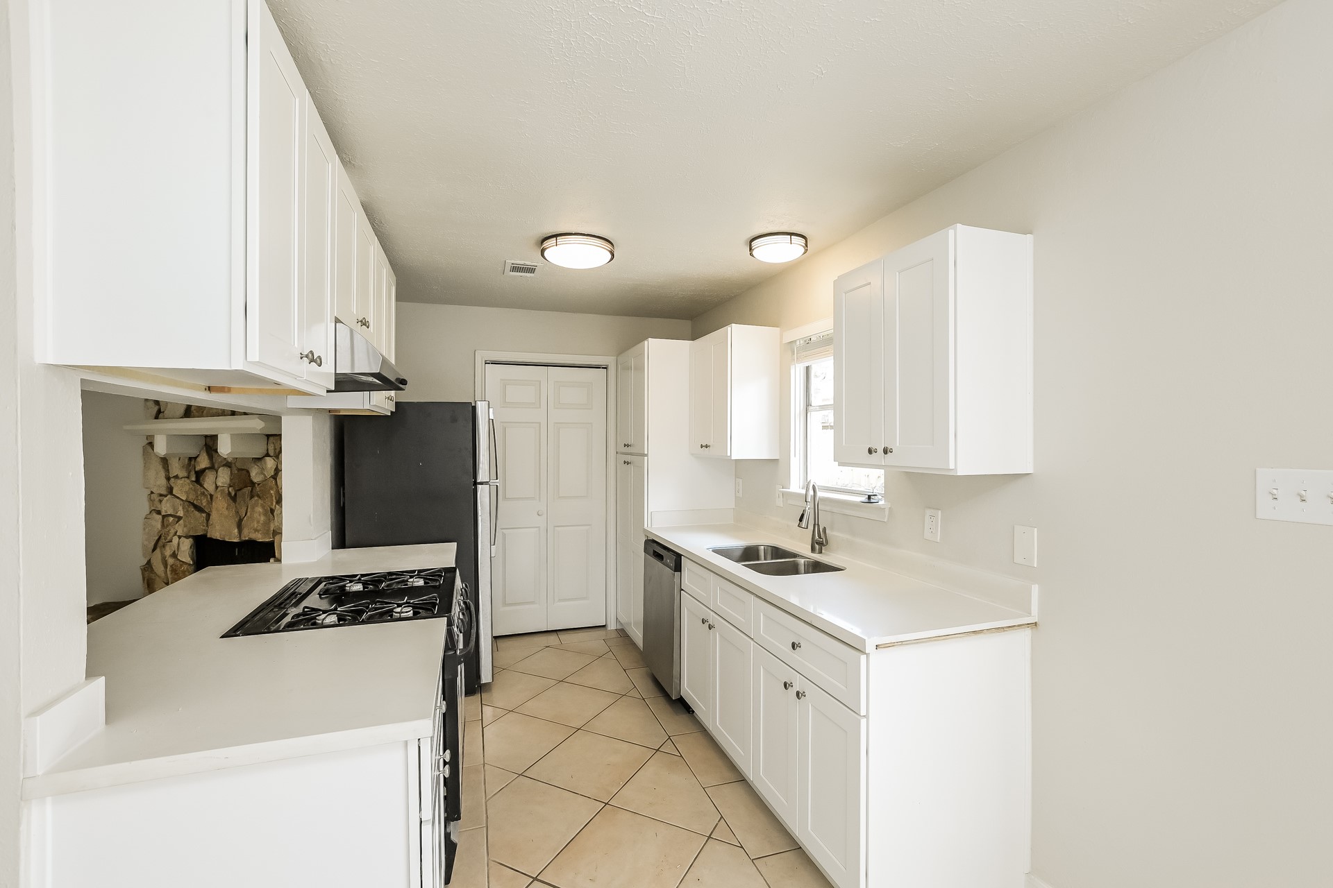 3210 Glen Spring Drive Property Photo 7