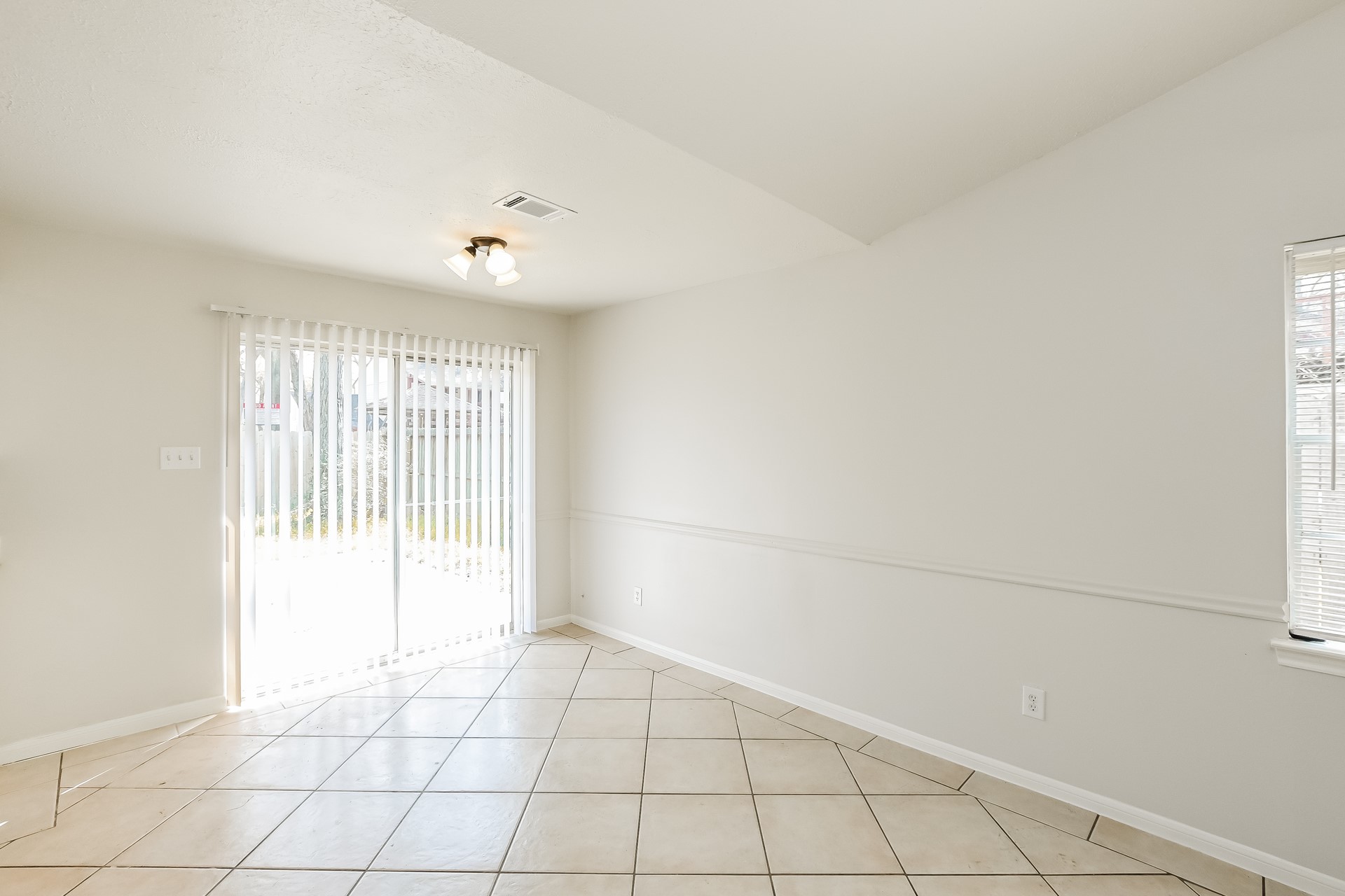 3210 Glen Spring Drive Property Photo 10