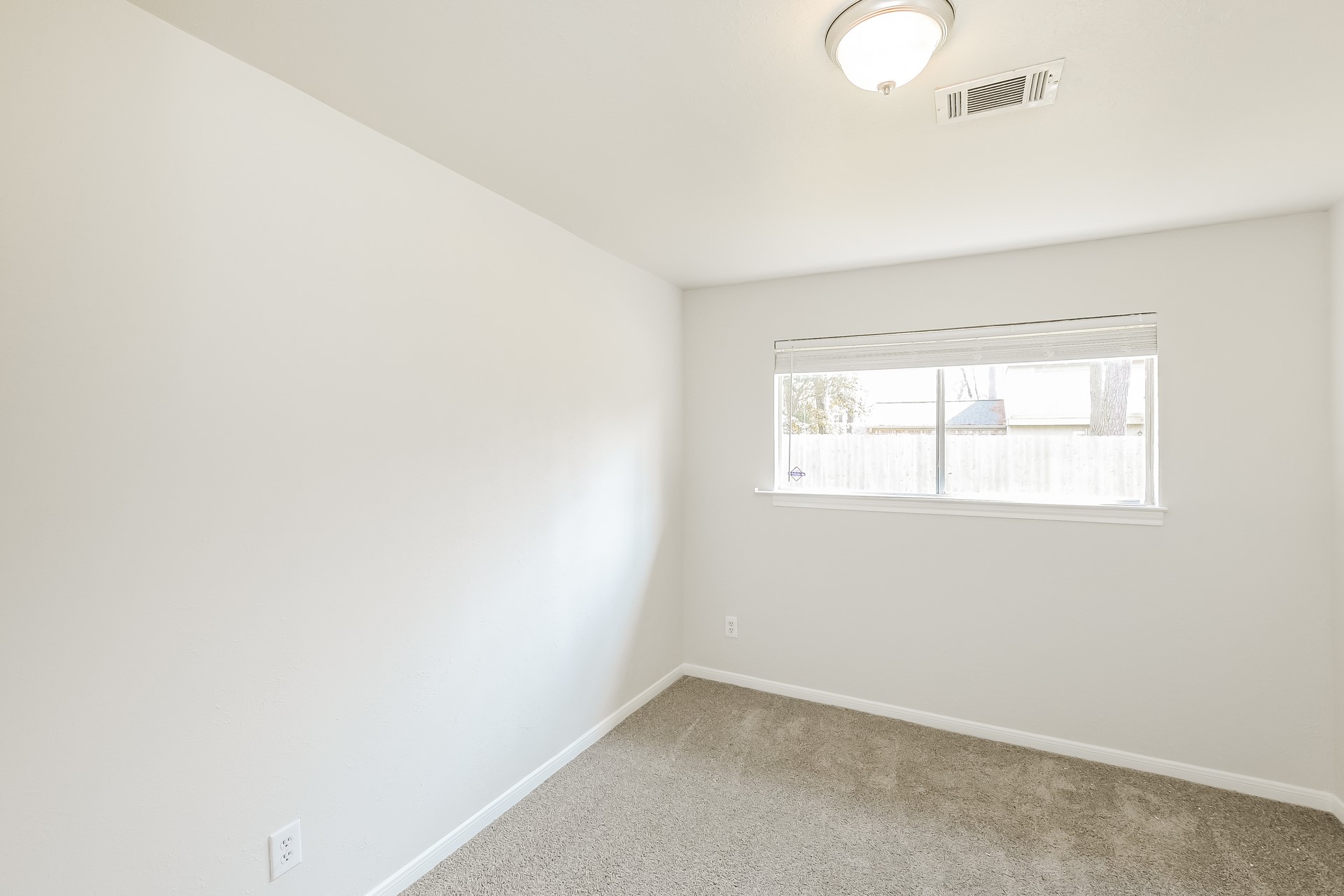 3210 Glen Spring Drive Property Photo 15