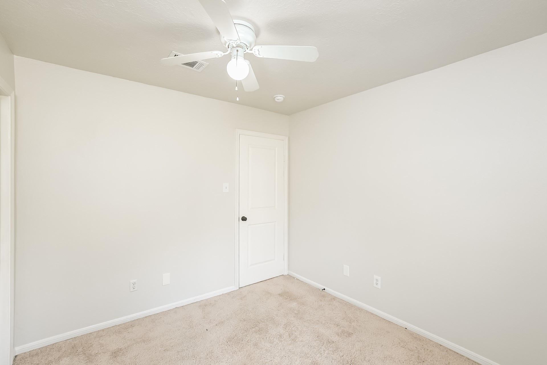 3210 Glen Spring Drive Property Photo 18