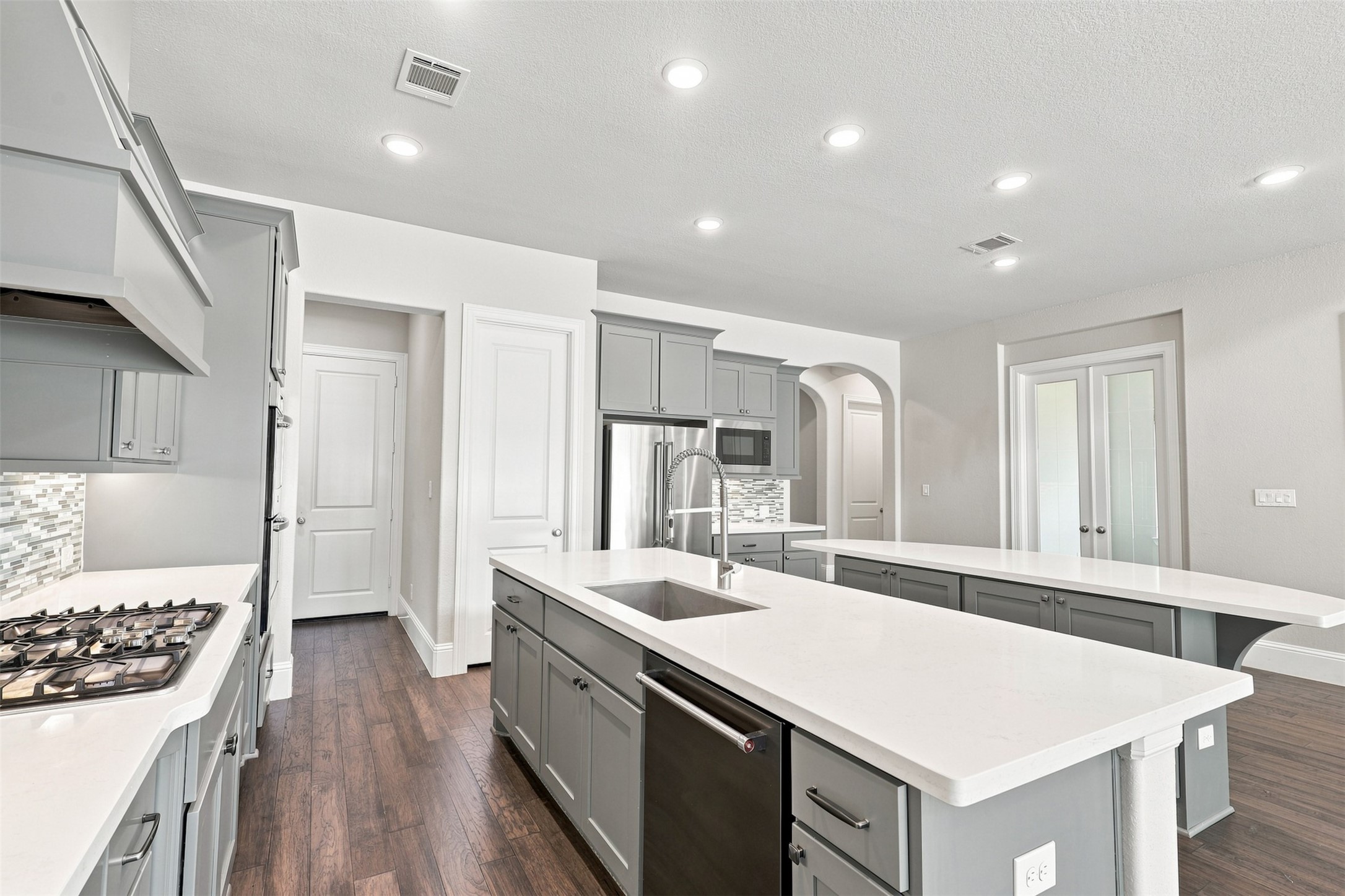 35 Gracenote Place Property Photo 9