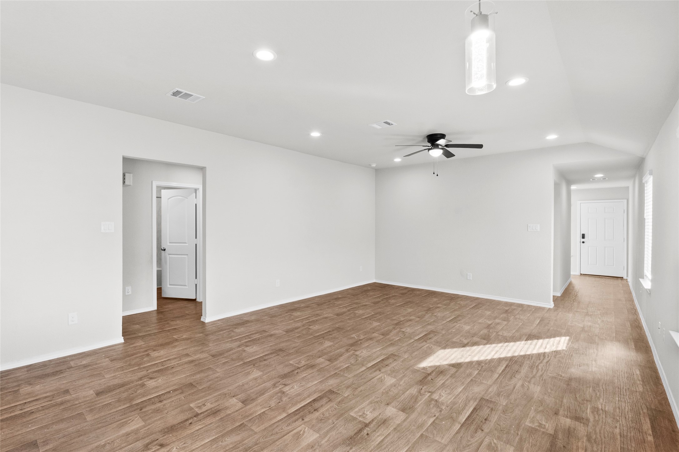 16905 Rich Pines Drive Property Photo 4