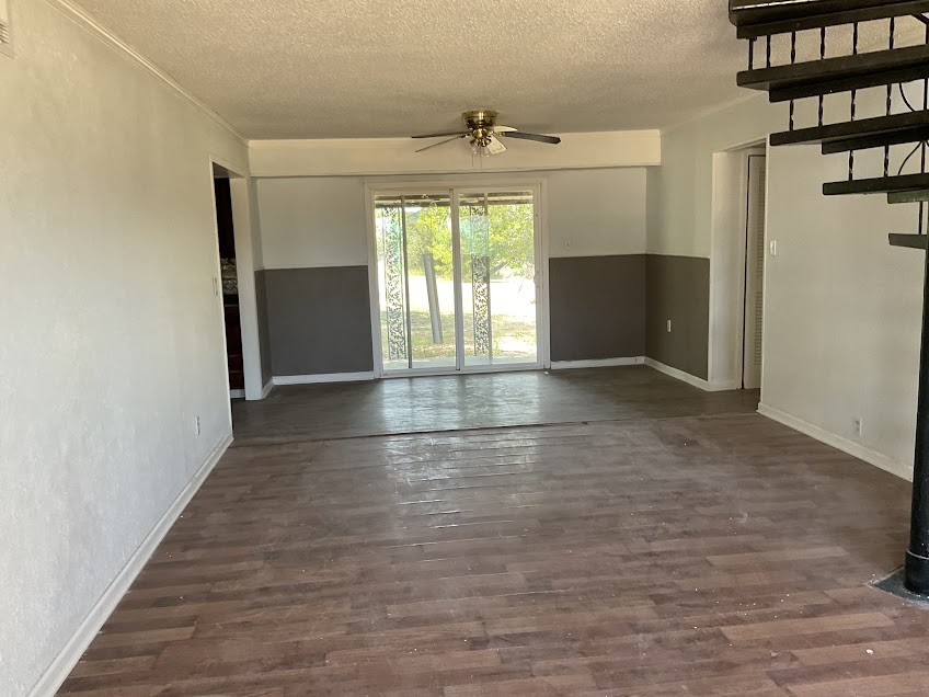 4127 Knoll Drive Property Photo 3