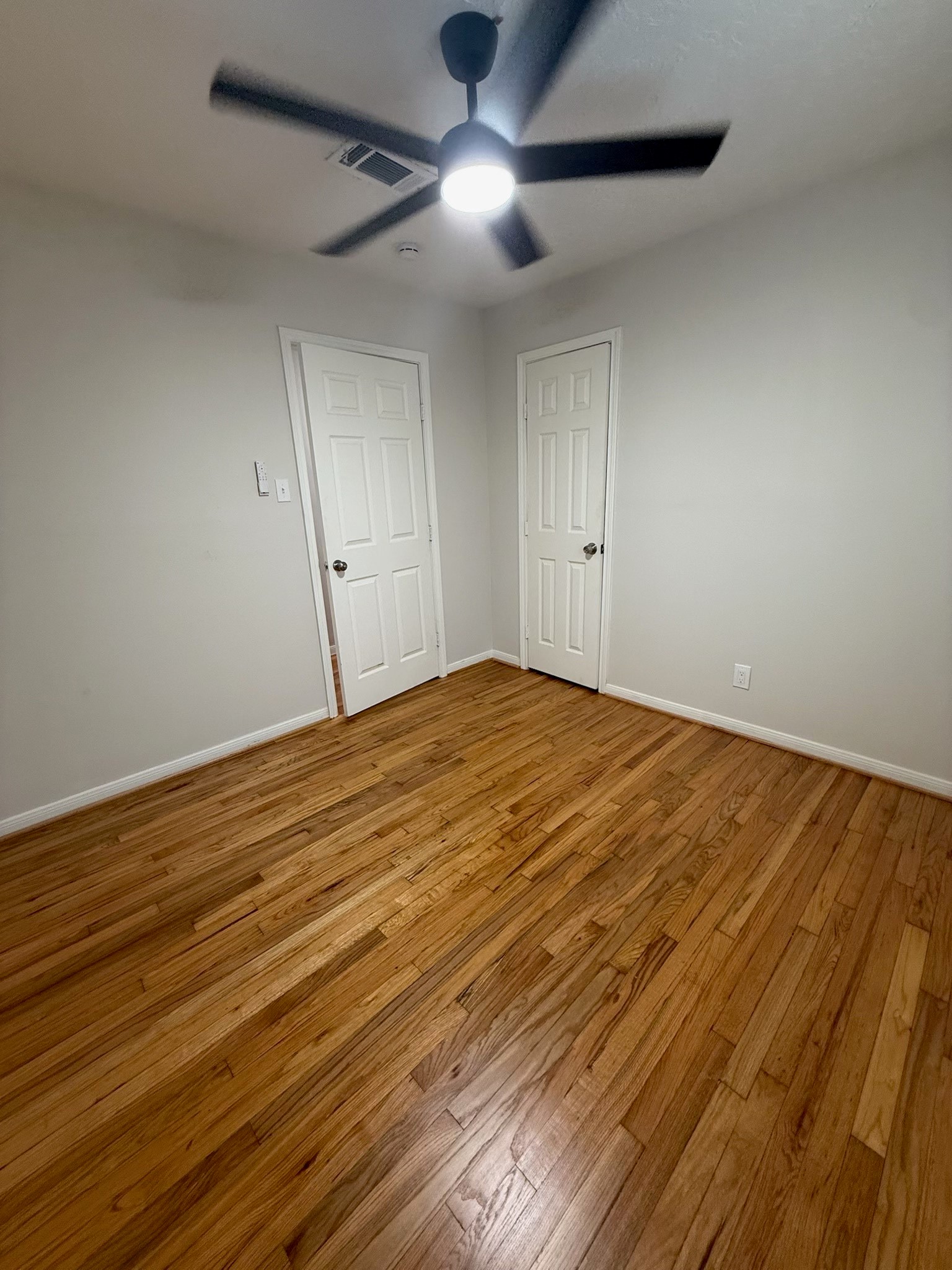 606 Wisconsin Street Property Photo 3