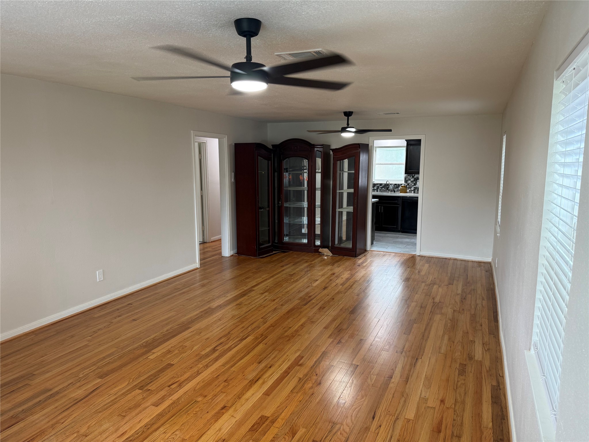 606 Wisconsin Street Property Photo 12