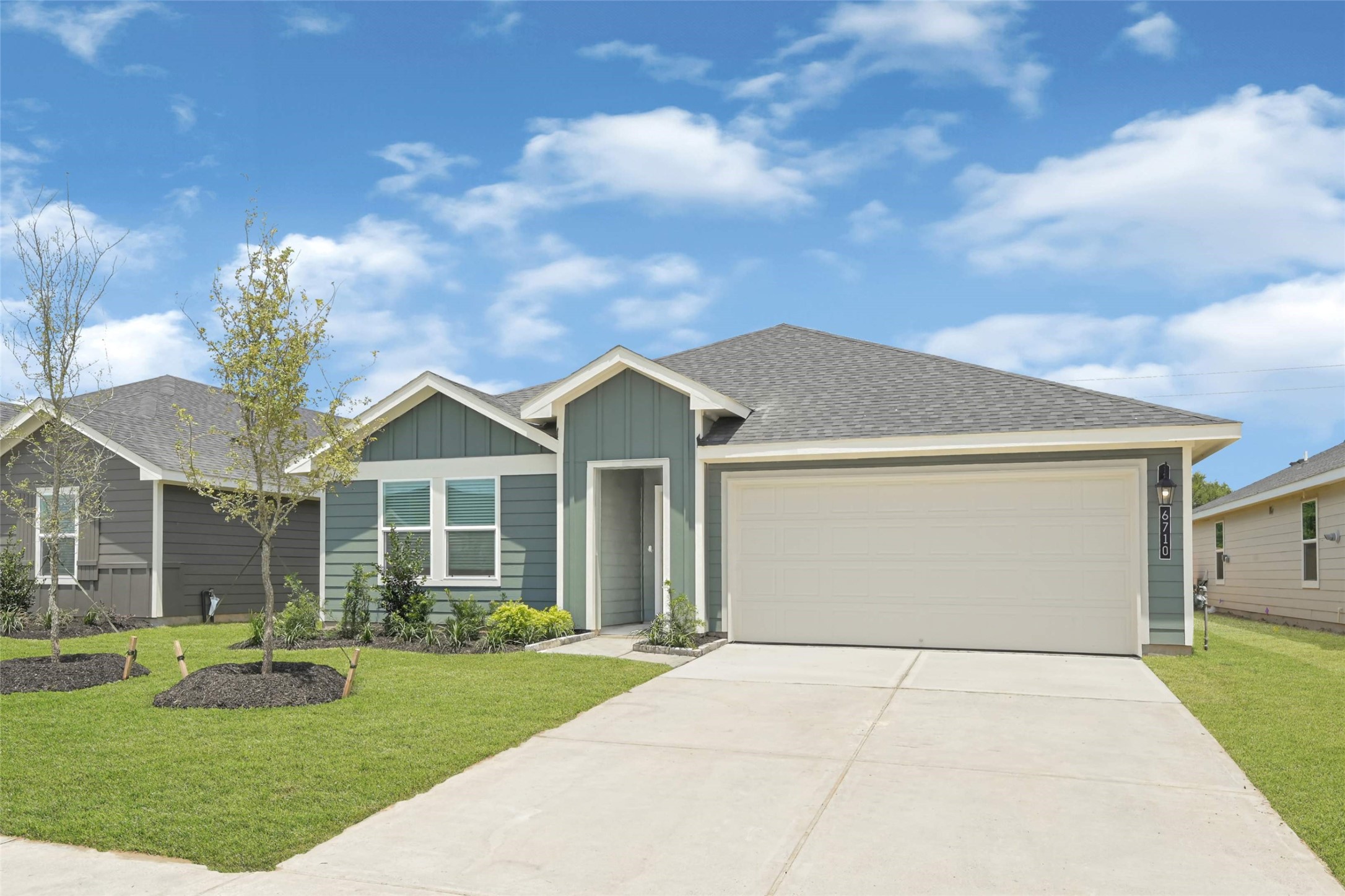 2630 Sunset Bluff Lane Property Photo 2