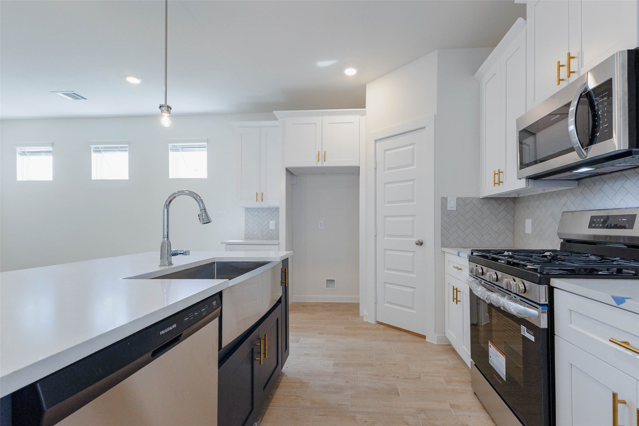 1115 Santee Court Property Photo 10