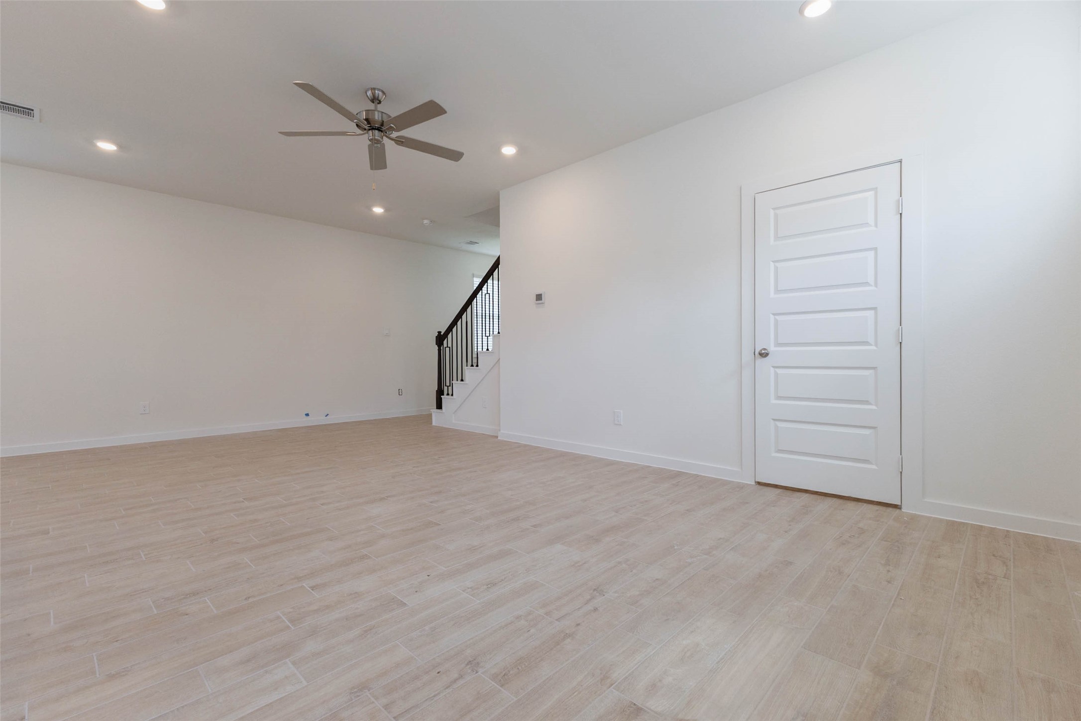1115 Santee Court Property Photo 12