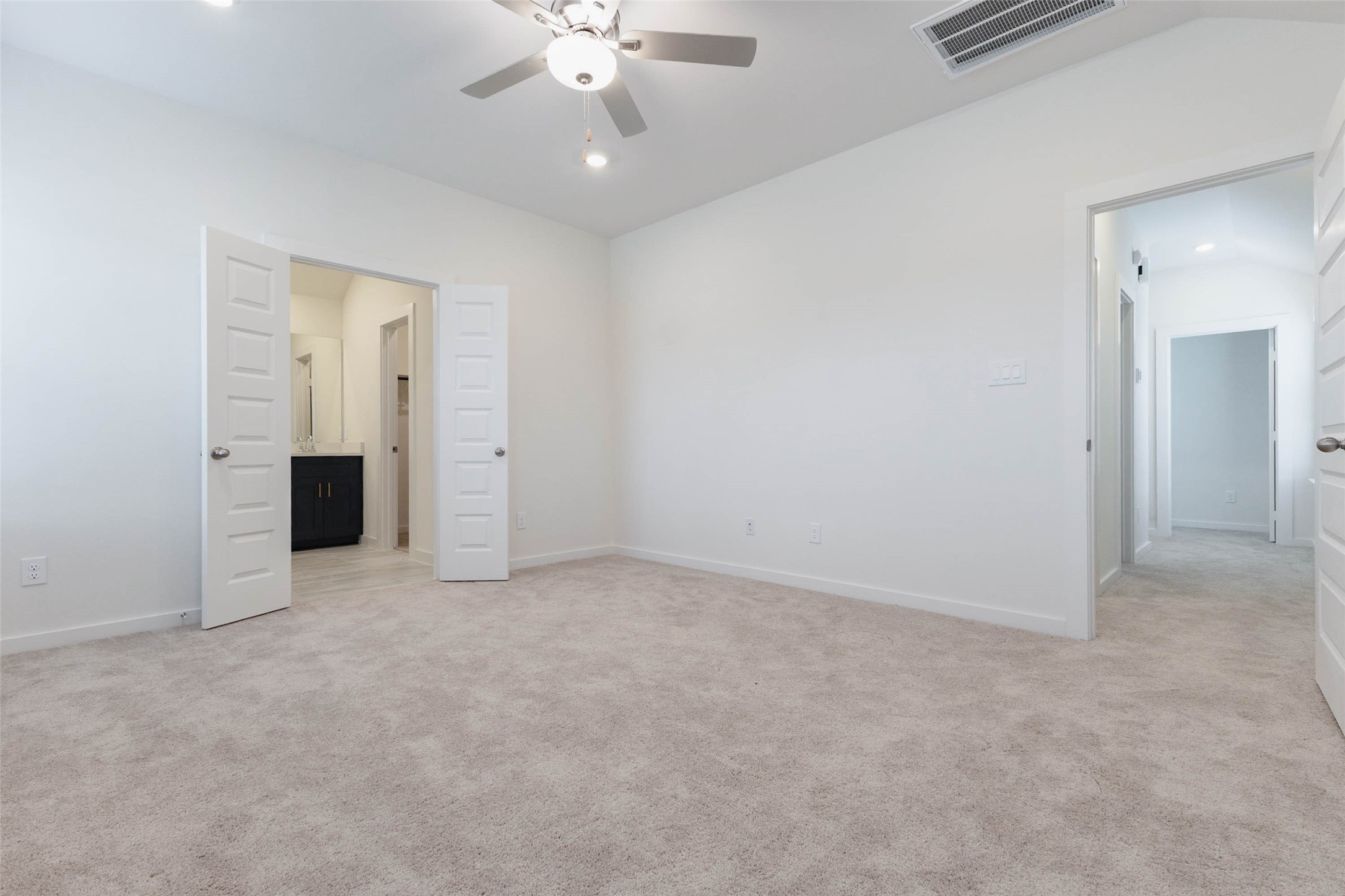 1115 Santee Court Property Photo 13