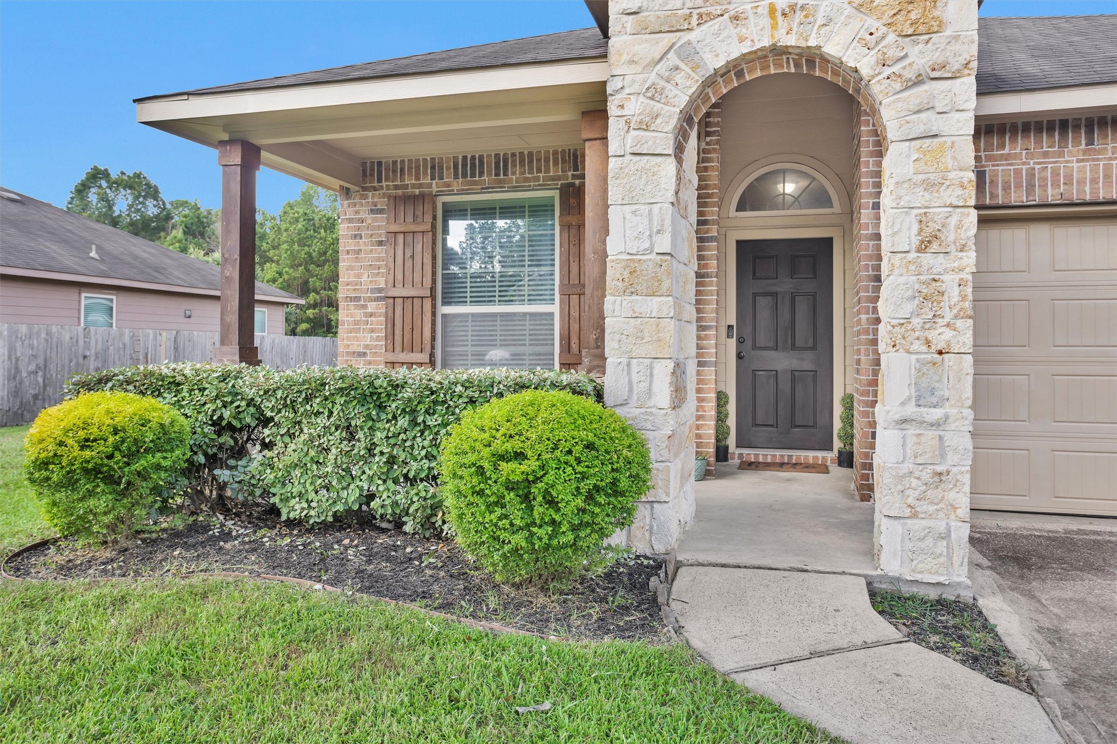 9934 Sterling Place Drive Property Photo 4