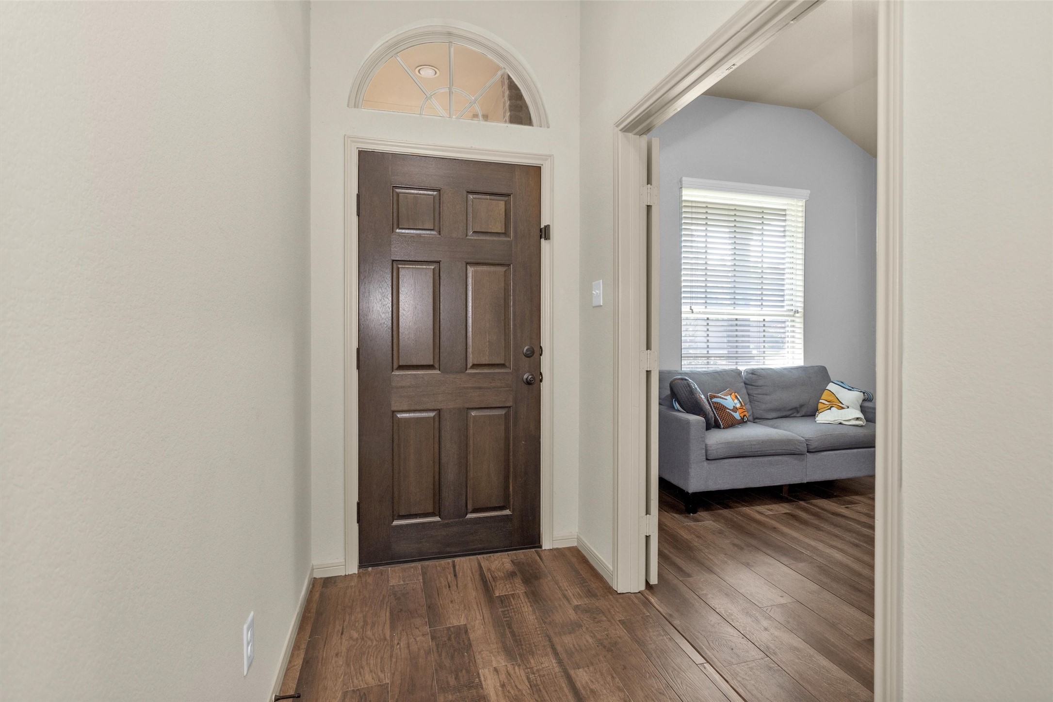 9934 Sterling Place Drive Property Photo 8