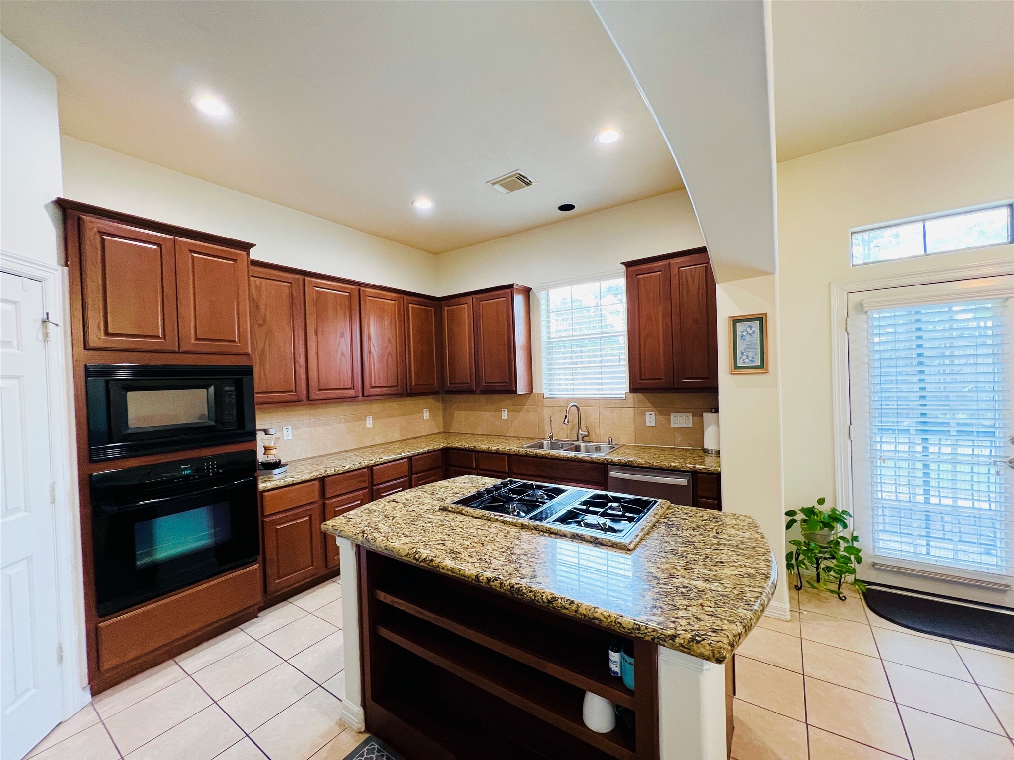 8018 Stoneyway Drive Property Photo 8