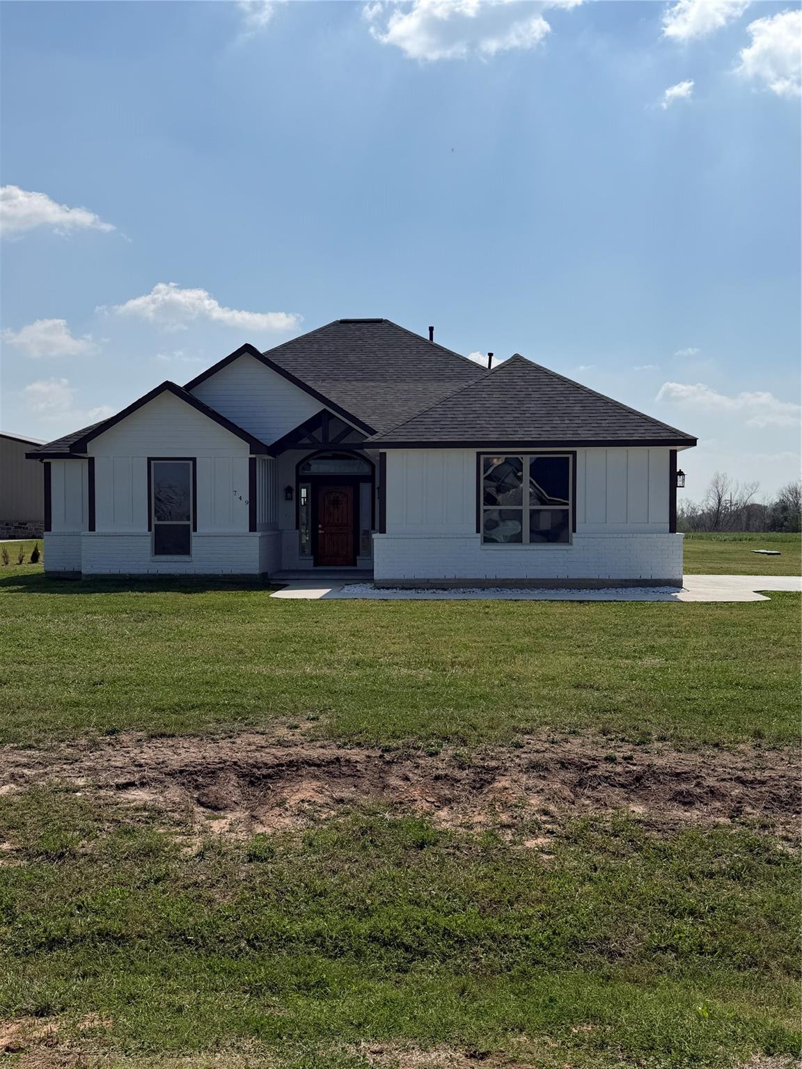 749 Buffalo Trail, Angleton TX 77515 Property Photo 1