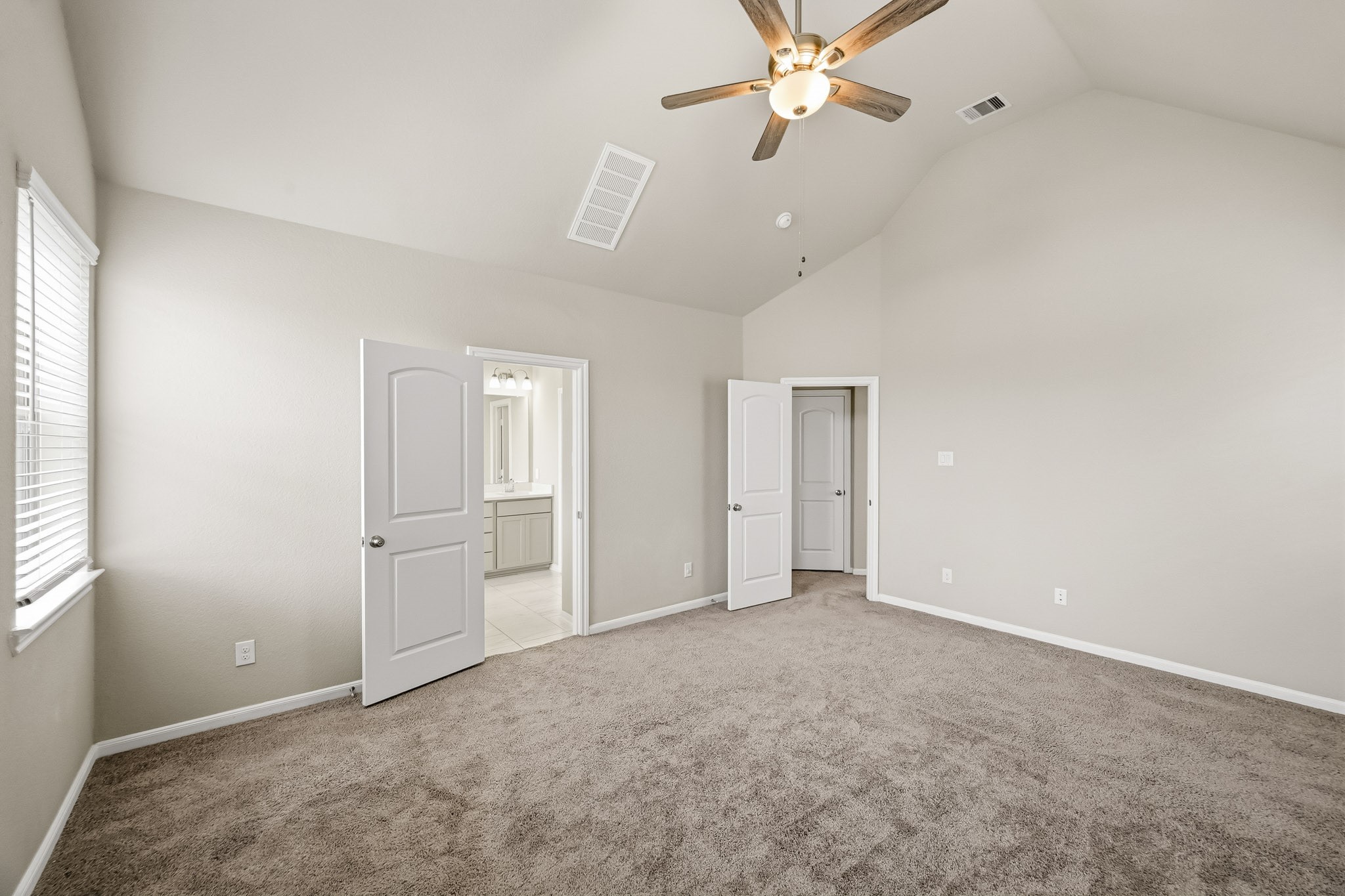 8718 Laurel Crest Drive Property Photo 22