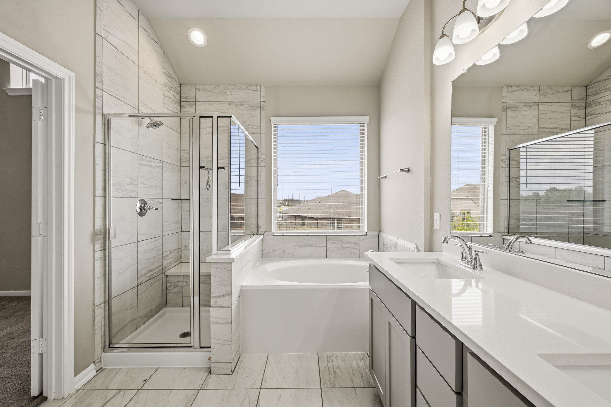 8718 Laurel Crest Drive Property Photo 24