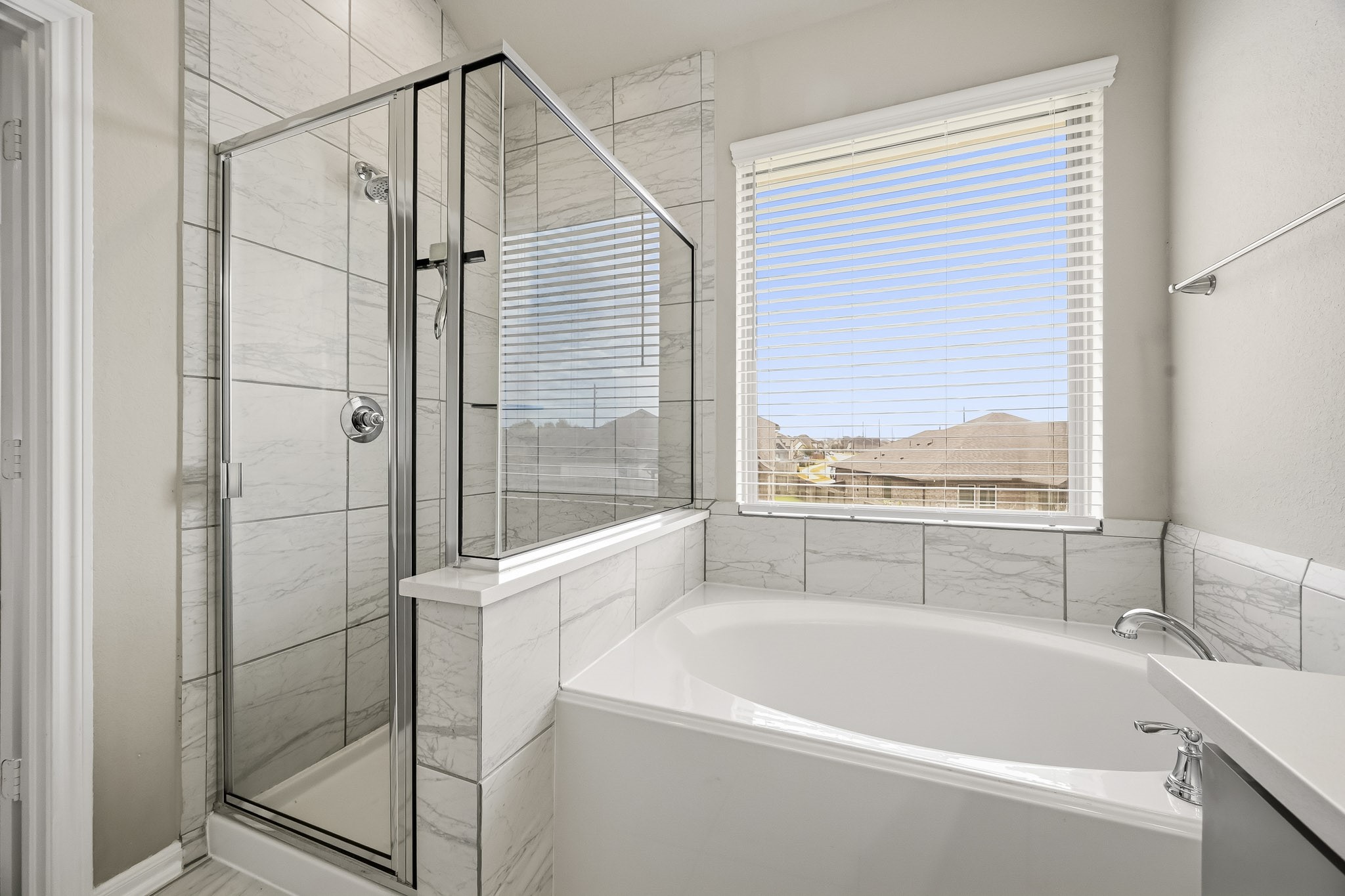 8718 Laurel Crest Drive Property Photo 25