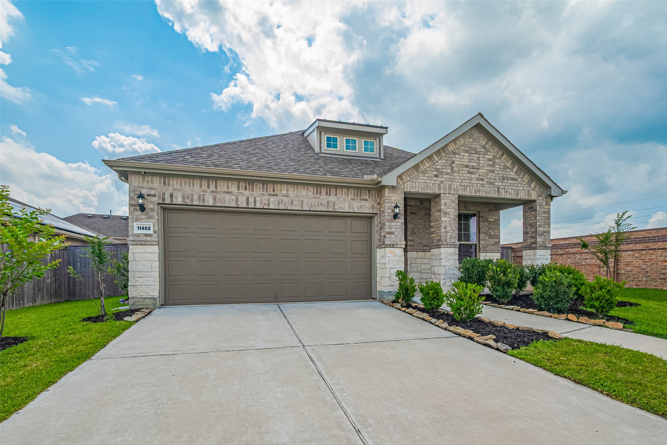 11402 Cypress Birch Court Property Photo 3