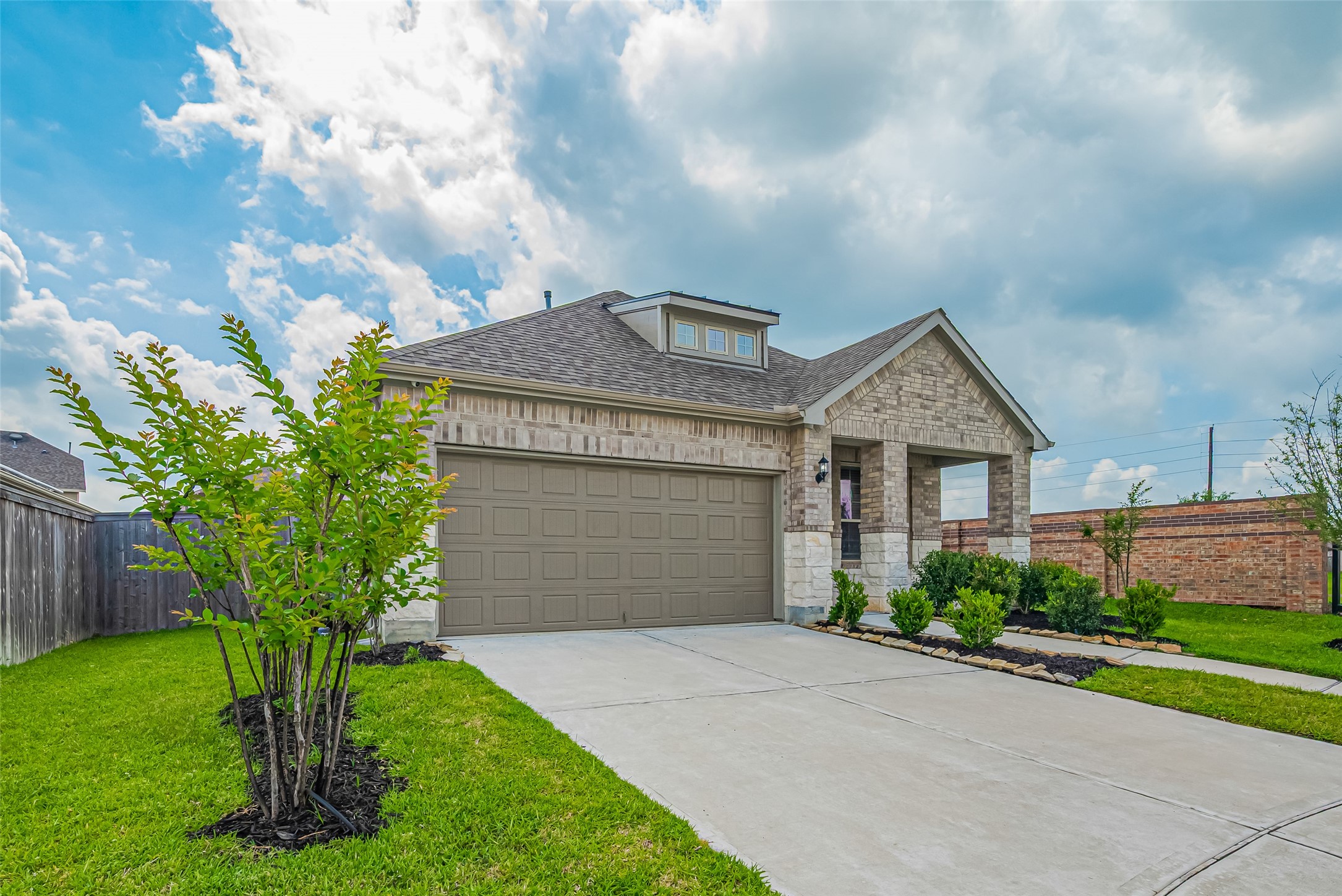 11402 Cypress Birch Court Property Photo 4