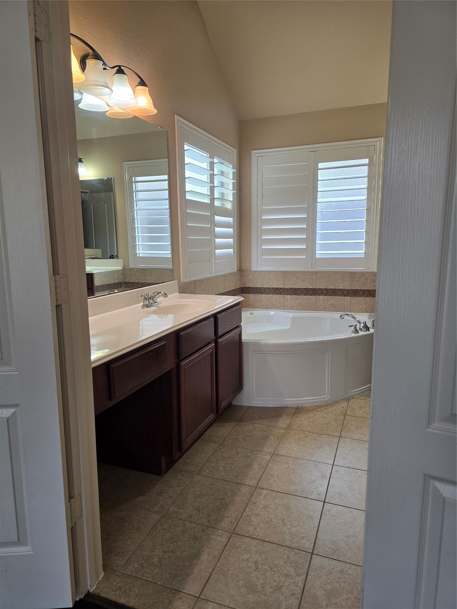 18434 N Settlers Shore Drive Property Photo 8