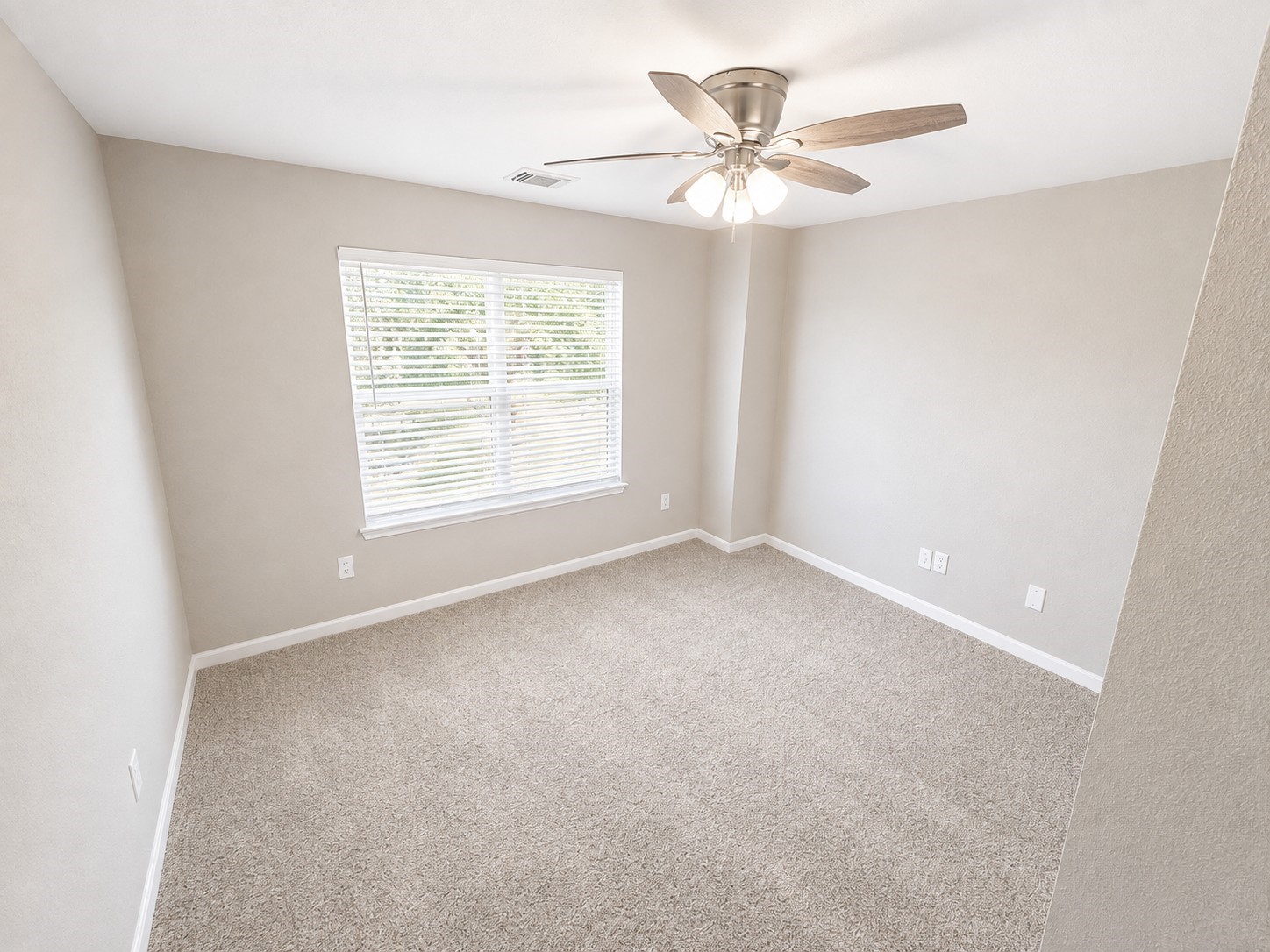 19319 Bold River Road Property Photo 4