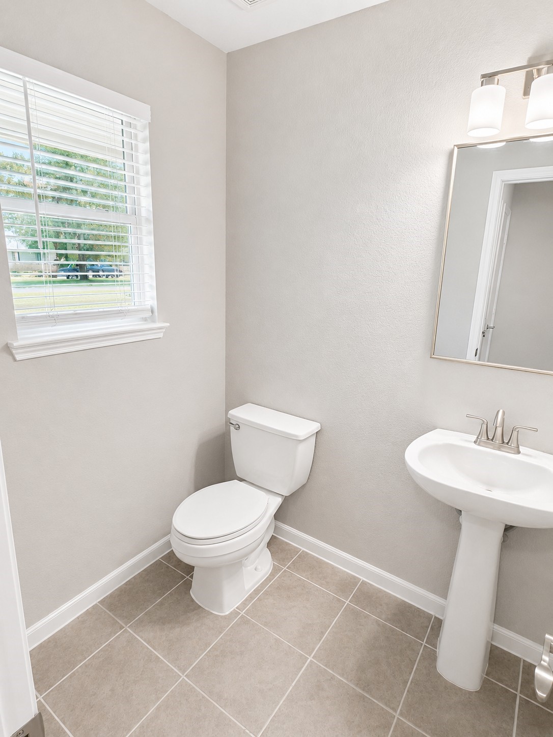 19319 Bold River Road Property Photo 6
