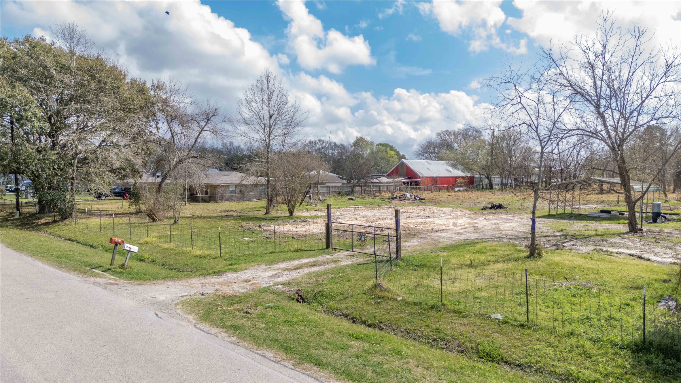1916 Iron Ore Drive Property Photo 3