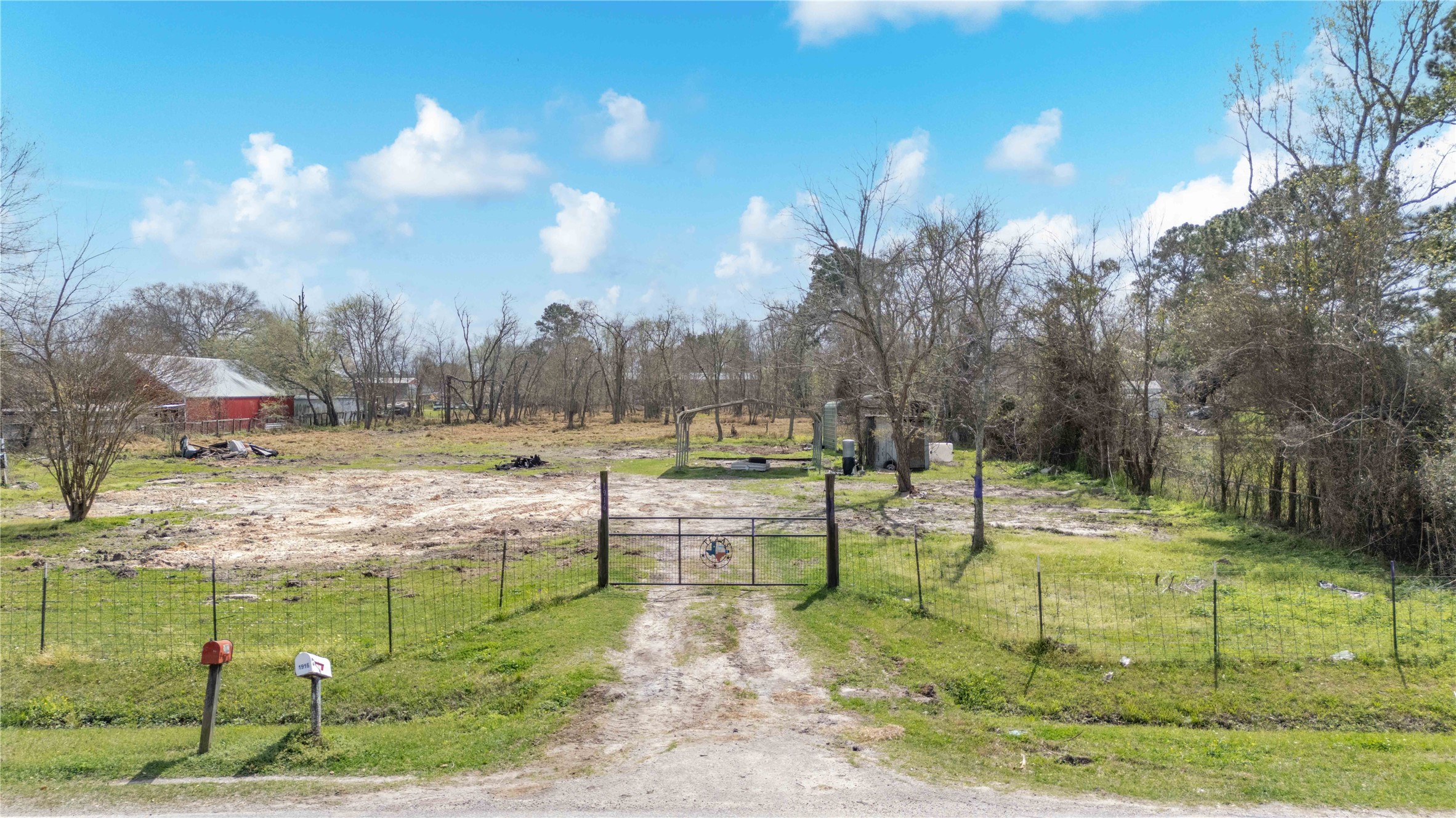 1916 Iron Ore Drive Property Photo 4