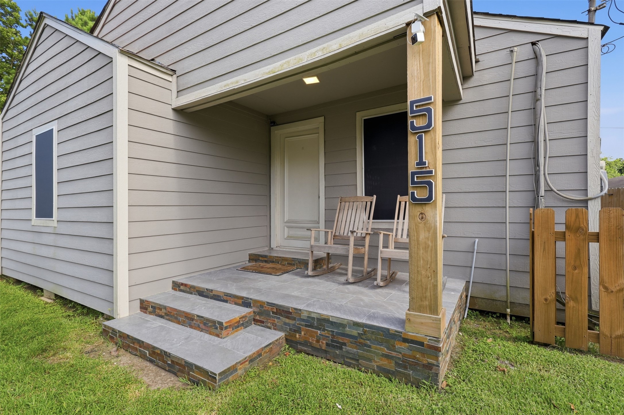 515 Riggs Street Property Photo 2