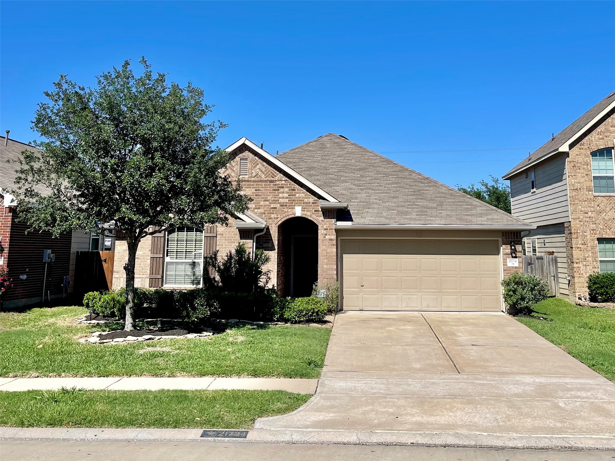 21734 Cascade Hollow Lane Property Photo 1