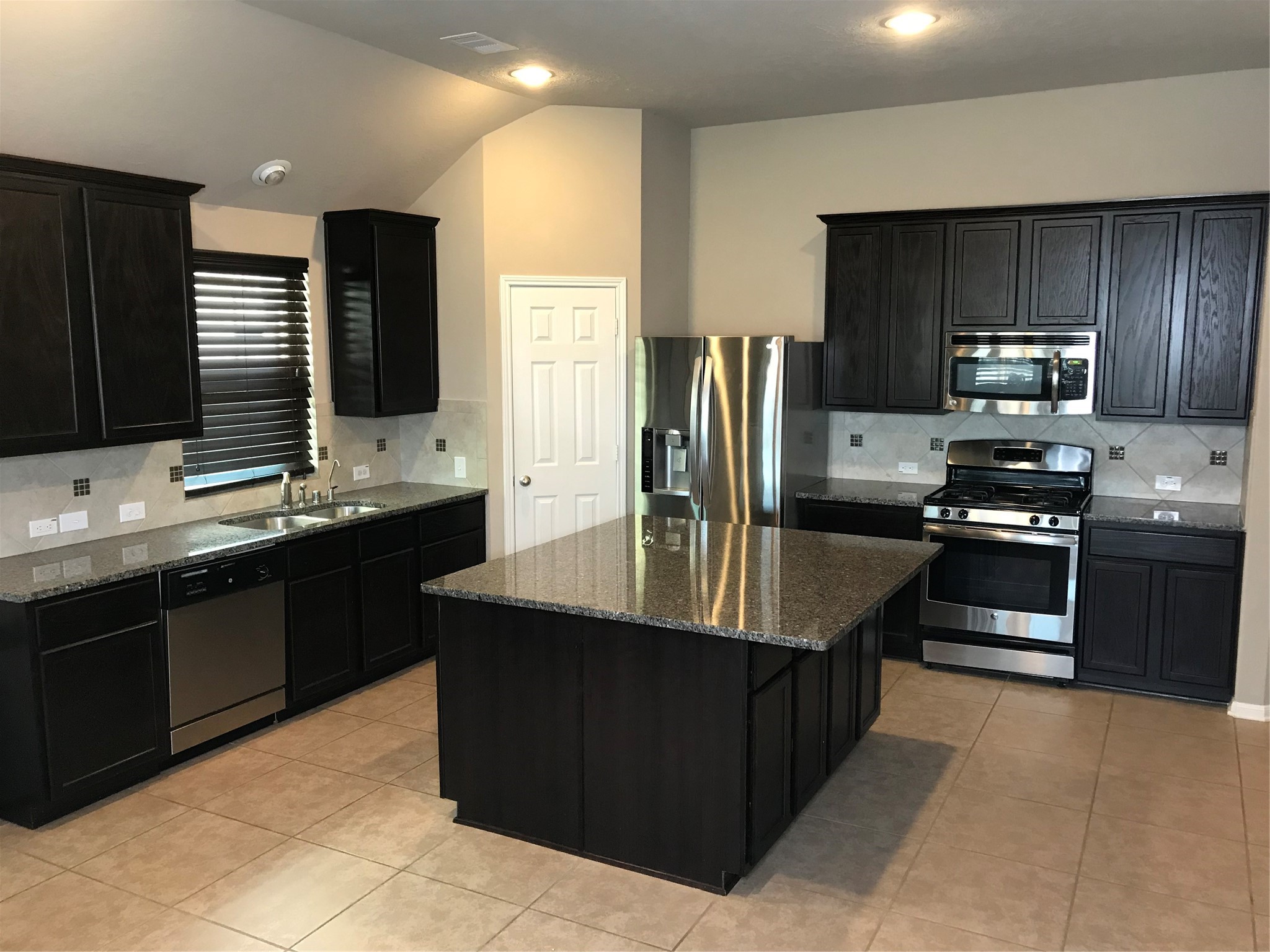 21734 Cascade Hollow Lane Property Photo 12