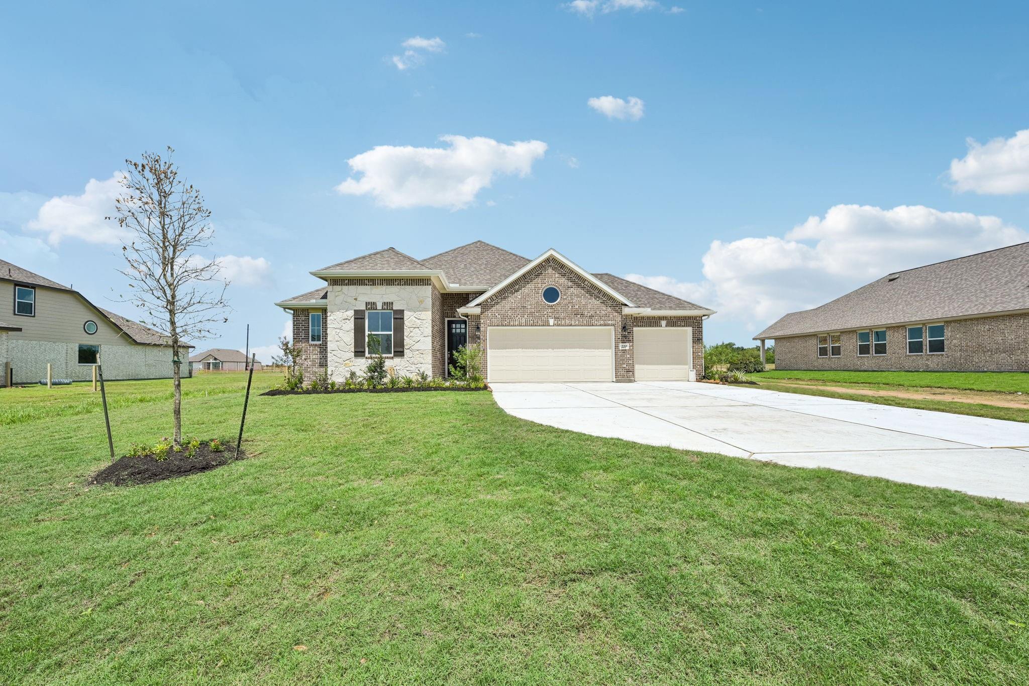 220 Dunovant Drive, Sealy Tx 77474 Property Photo 4