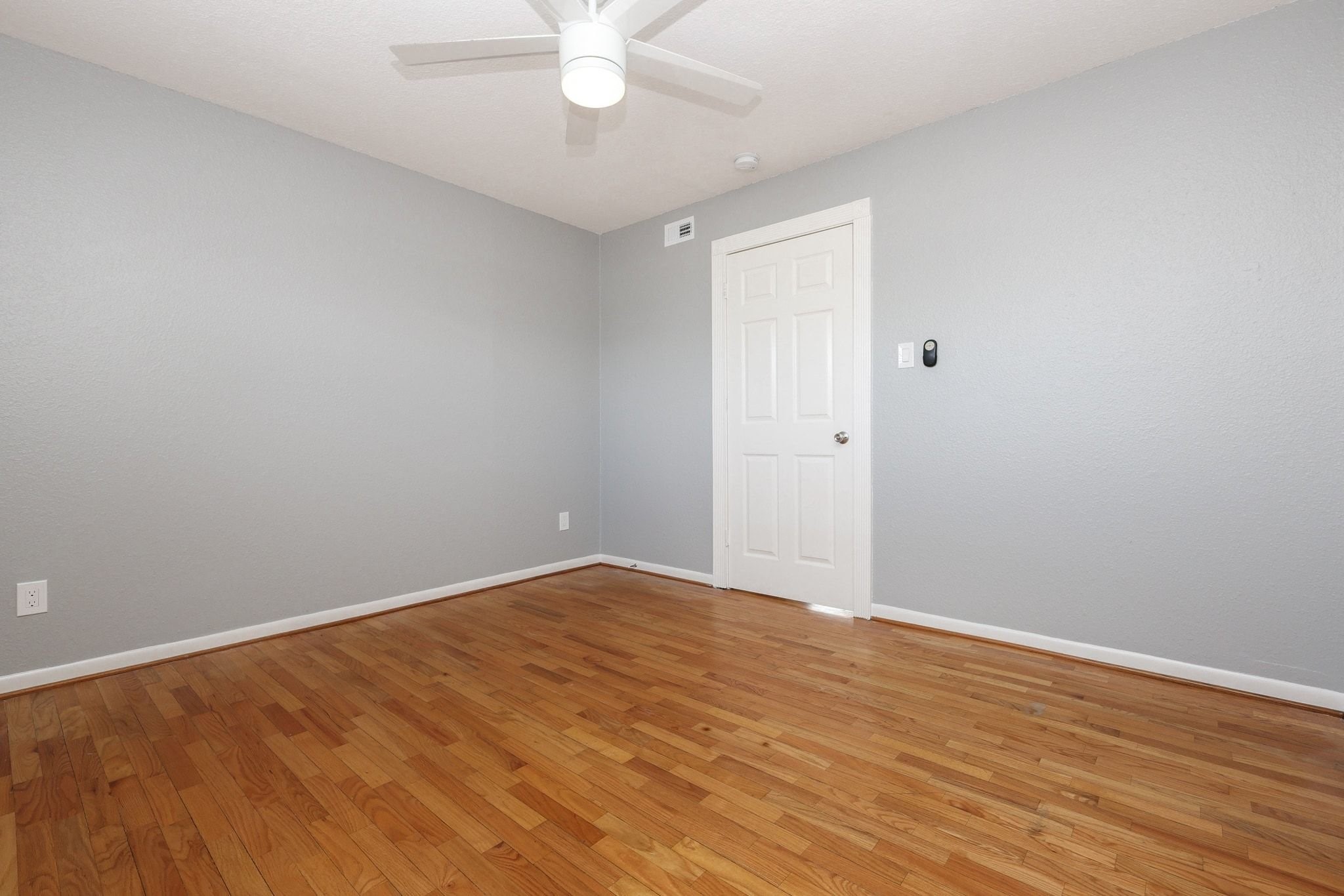 2919 Wentworth Street D Property Photo 15