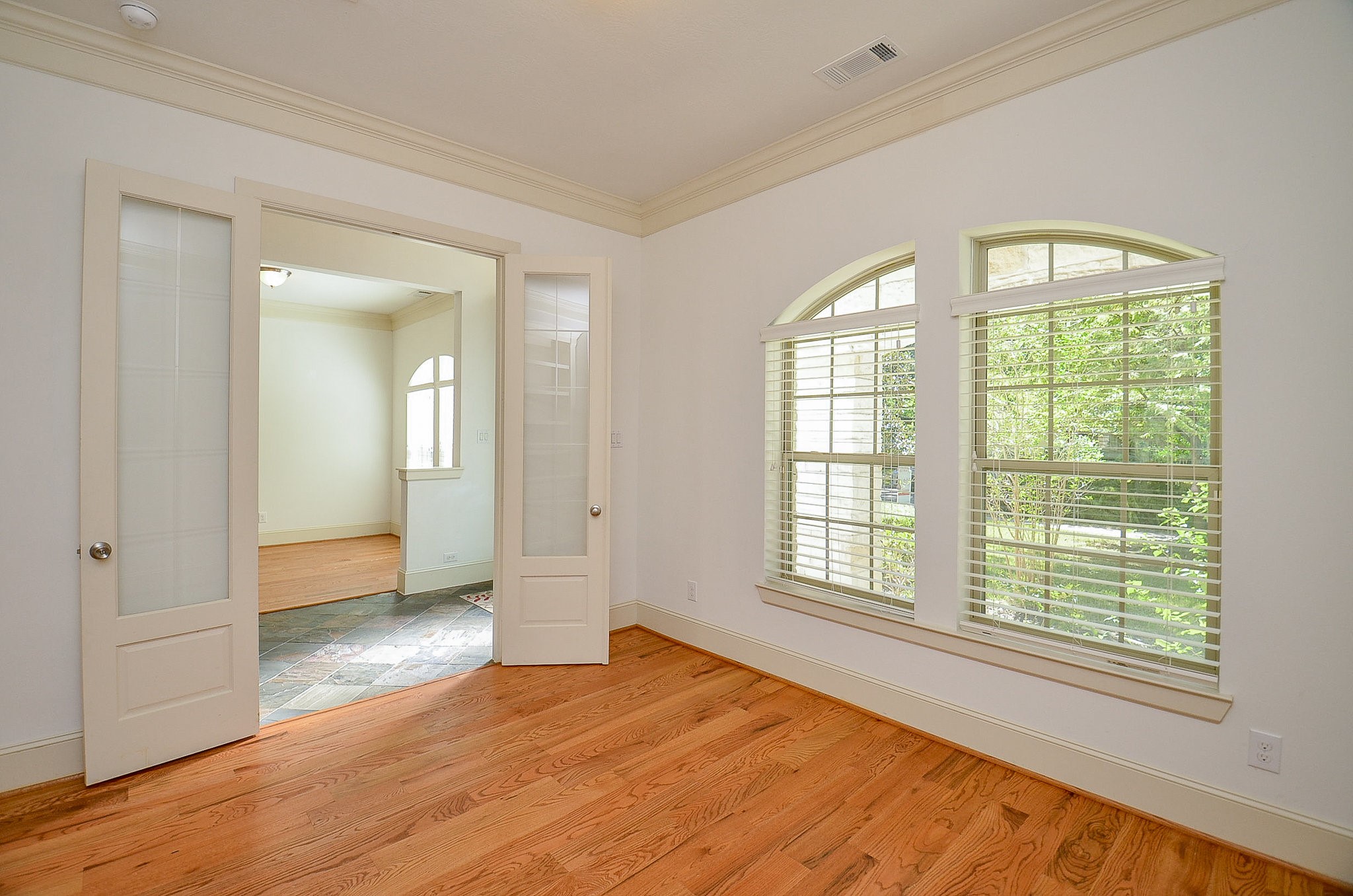 3302 Rochdale Street Property Photo 6