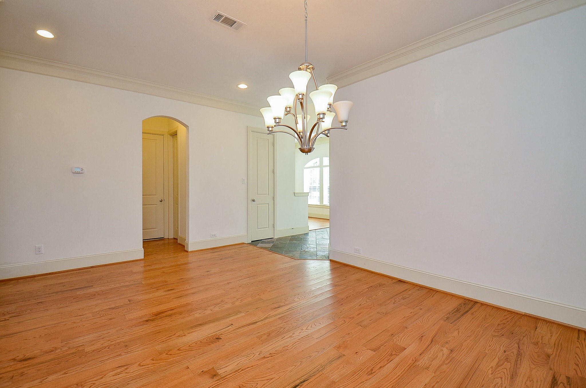 3302 Rochdale Street Property Photo 8