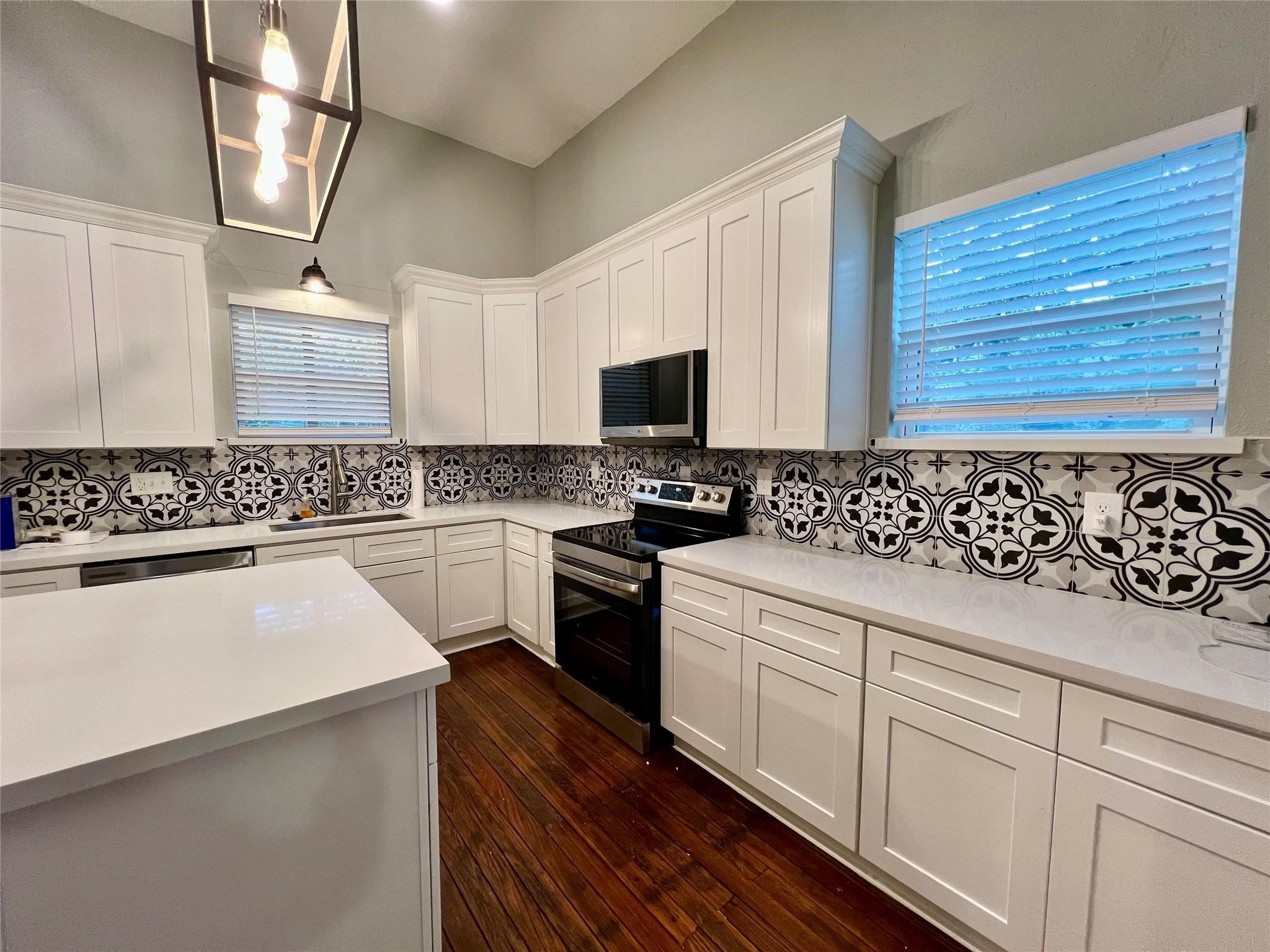 282 11th Property Photo 2