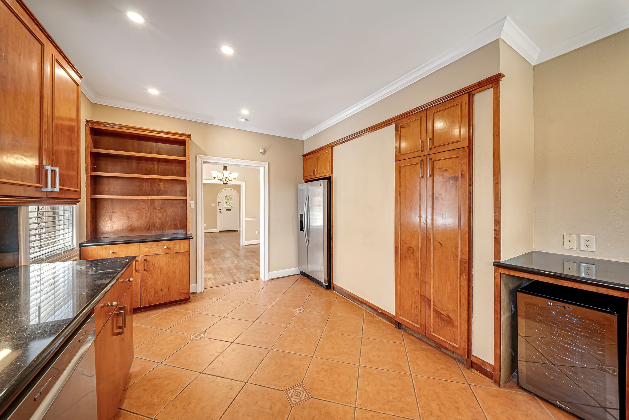 1918 Wentworth Street Property Photo 6