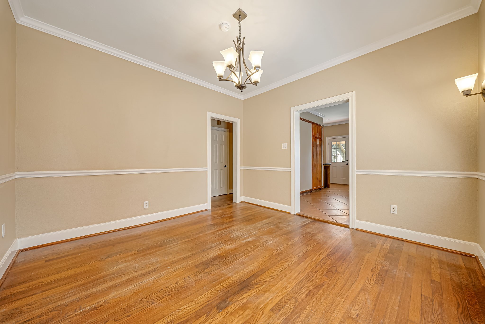 1918 Wentworth Street Property Photo 11