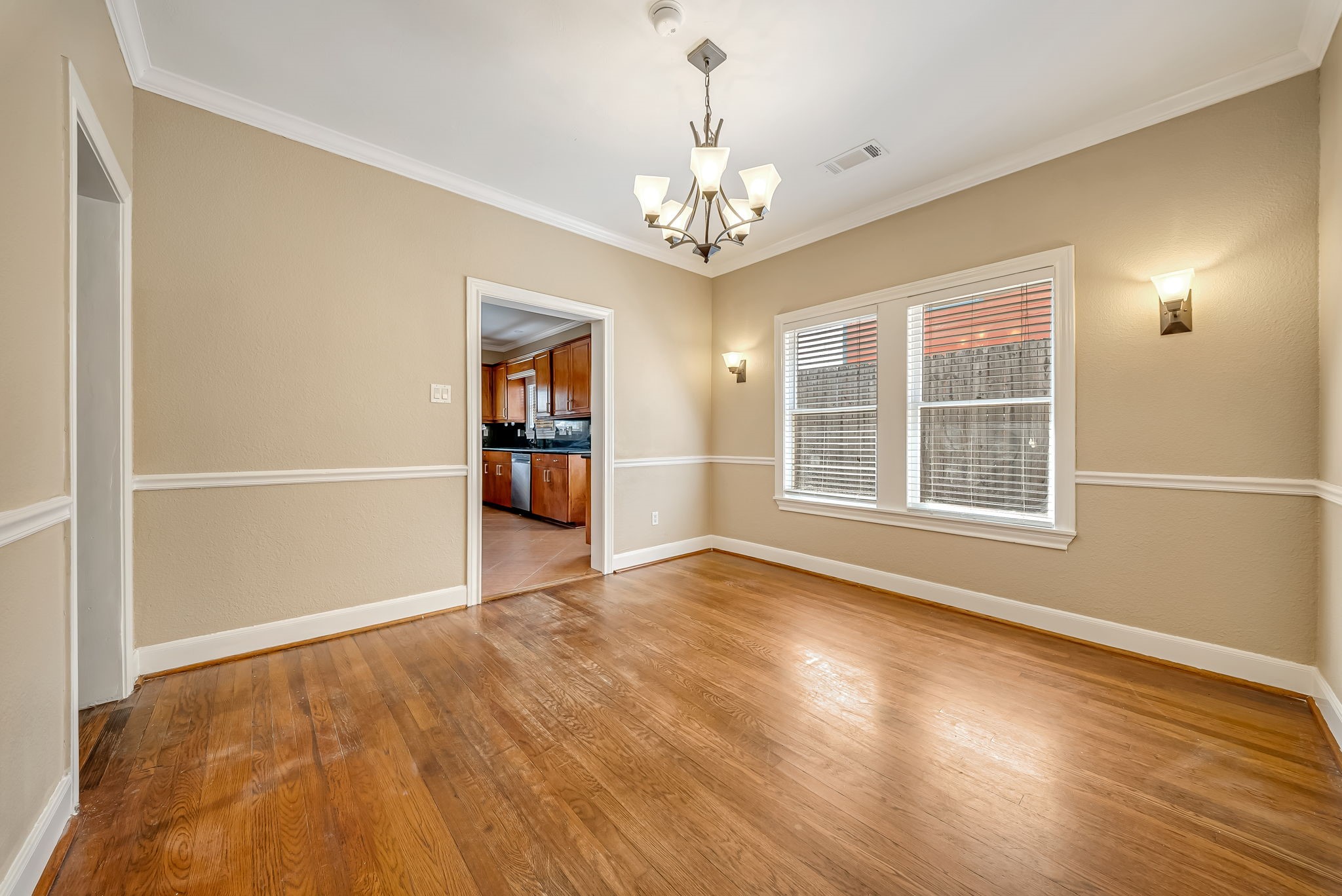 1918 Wentworth Street Property Photo 12