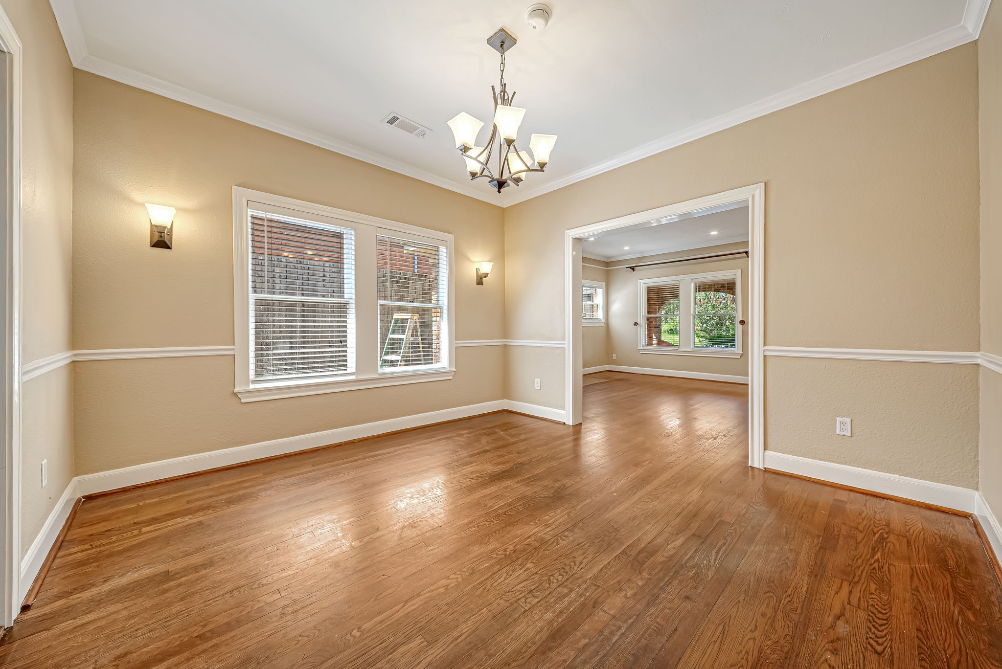 1918 Wentworth Street Property Photo 13