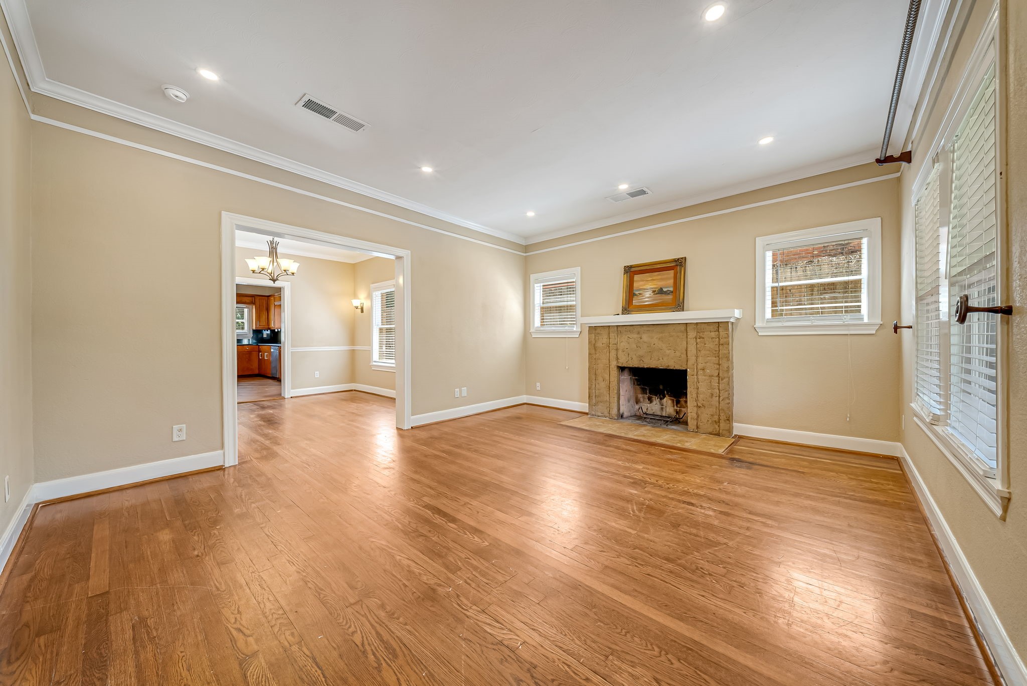 1918 Wentworth Street Property Photo 16