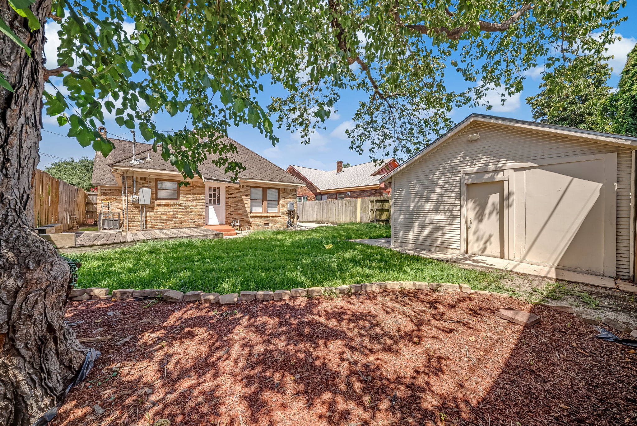 1918 Wentworth Street Property Photo 29