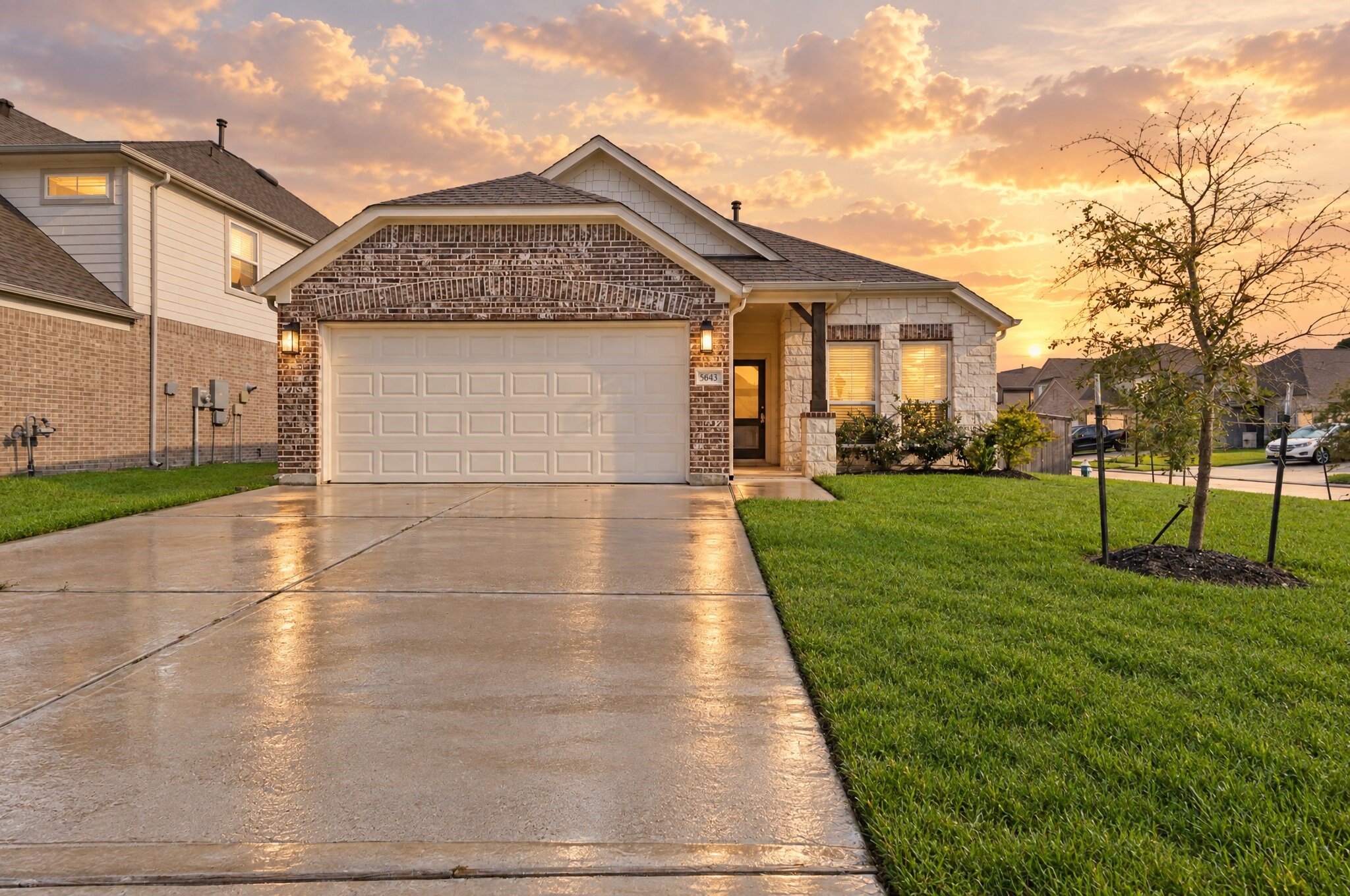 5643 Silverleaf Oak Lane Property Photo 1