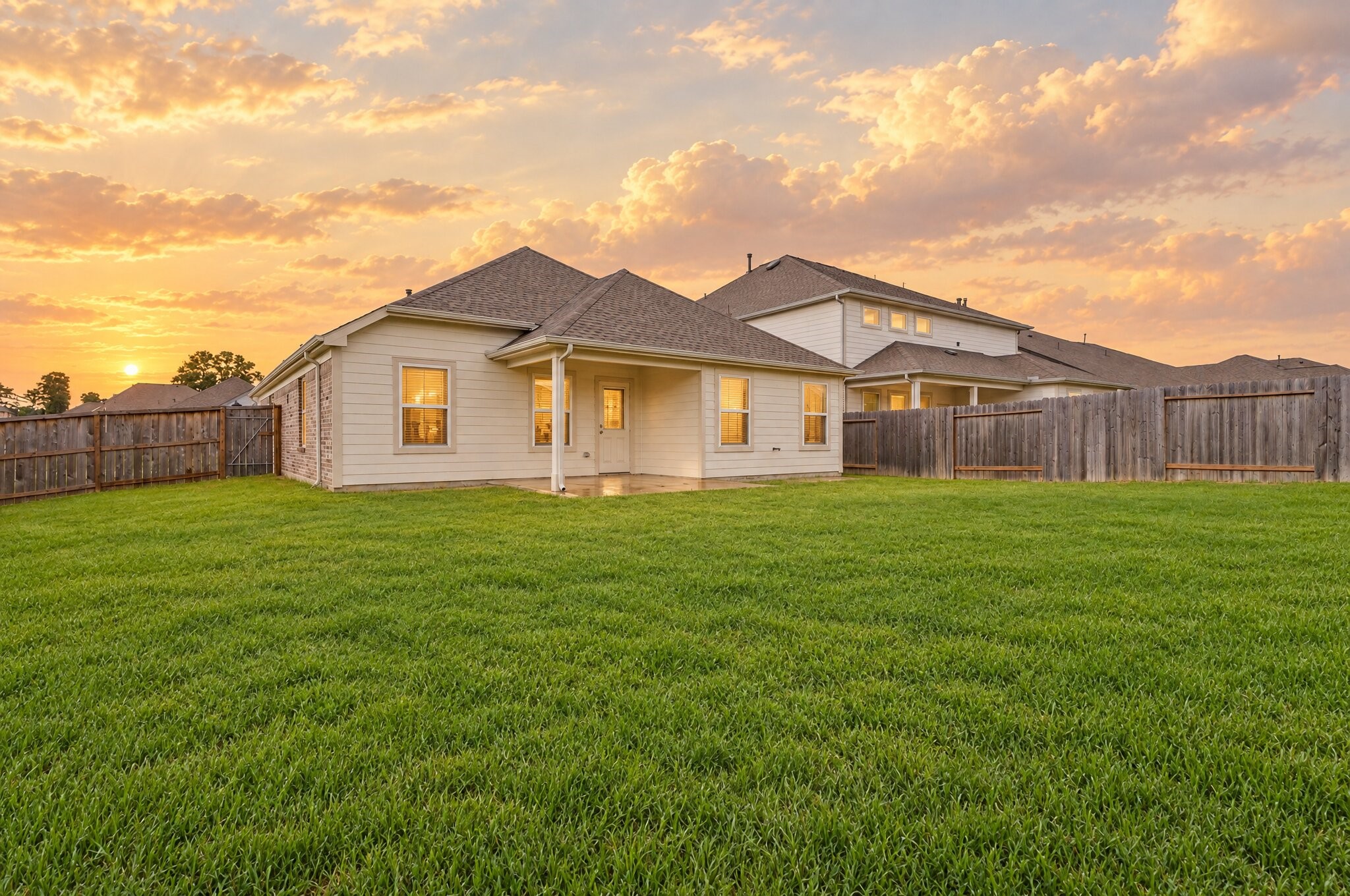 5643 Silverleaf Oak Lane Property Photo 9